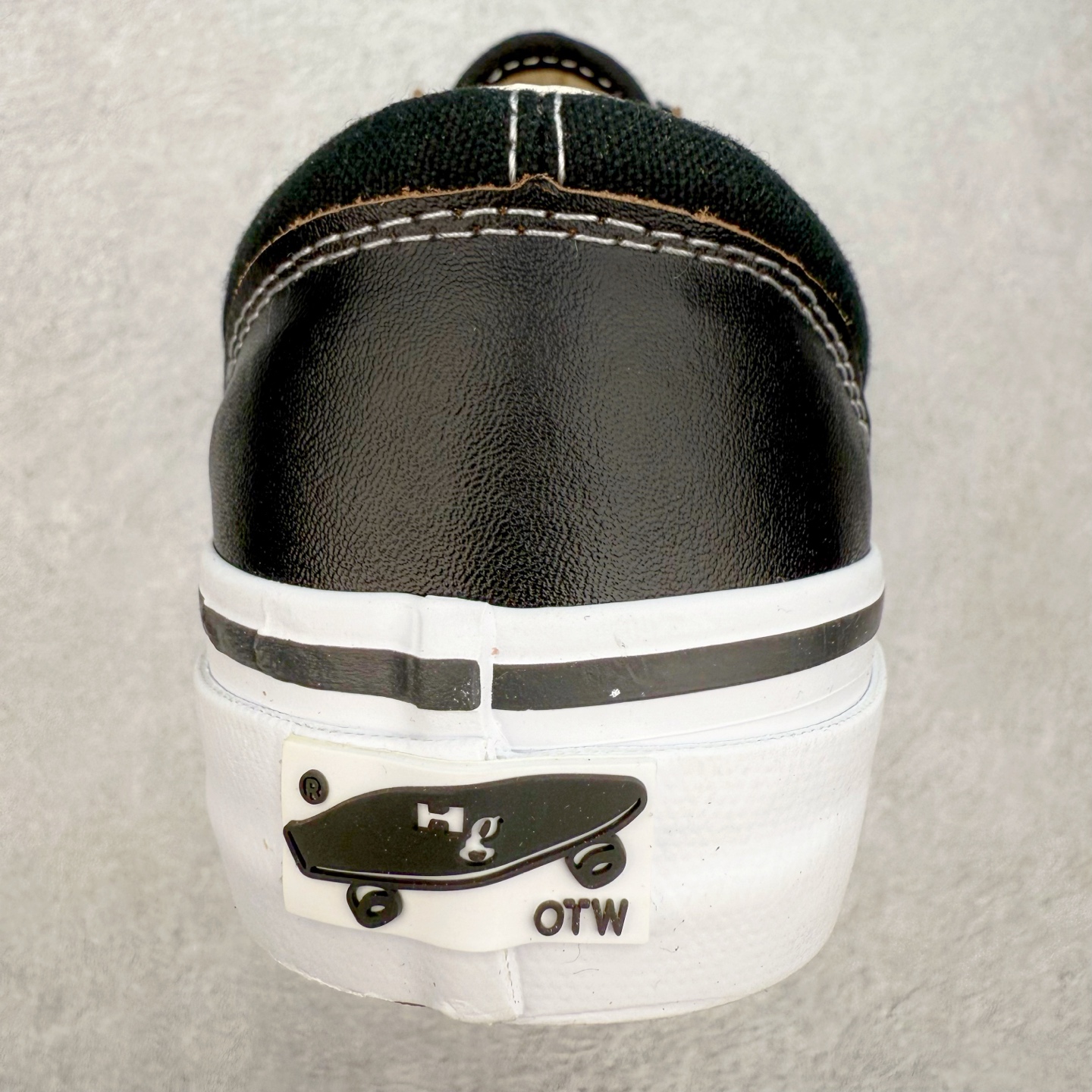 图片[8]-Vans OTW Old Skool 36 Vibram 万斯高端支线 余文乐同款 Vibram 定制大底 抗疲劳鞋垫带来极致的穿着体验 皮革+10盎司粗布拼接 打造精致质感 皮质切面呈现棕色 搭配白色车线 高级感十足 货号：VN000D2GBA21 尺码：35 36 36.5 37 38 38.5 39 40 40.5 41 42 42.5 43 44-选品中心