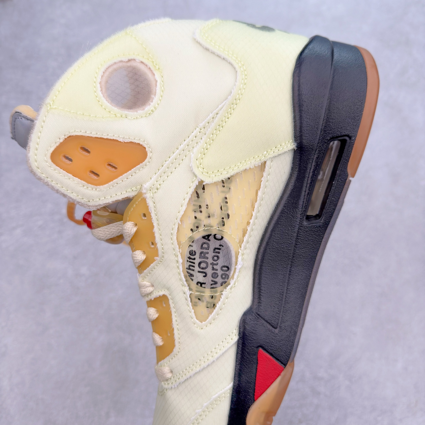 图片[7]-Off-White™ x Air Jordan Retro AJ5 OW联名白蝉翼 DH8565-100 外贸订单 全套原纸板楦头开发 确保原汁原味 完美呈现五代版型 定制优质皮料 完美鞋型匹配公司货 正确TPU鞋舌锁扣 最新原厂底模 大底卡色咬花完美 鞋柜必备鞋款 终端现货供应 尺码：39 40 40.5 41 42 42.5 43 44 44.5 45 46 47.5-选品中心