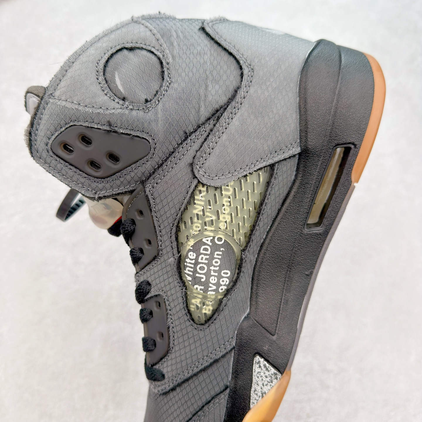 图片[7]-Off-White™ x Air Jordan Retro AJ5 OW联名黑蝉翼 DH8565-001 外贸订单 全套原纸板楦头开发 确保原汁原味 完美呈现五代版型 定制优质皮料 完美鞋型匹配公司货 正确TPU鞋舌锁扣 最新原厂底模 大底卡色咬花完美 鞋柜必备鞋款 终端现货供应 尺码：39 40 40.5 41 42 42.5 43 44 44.5 45 46 47.5-选品中心