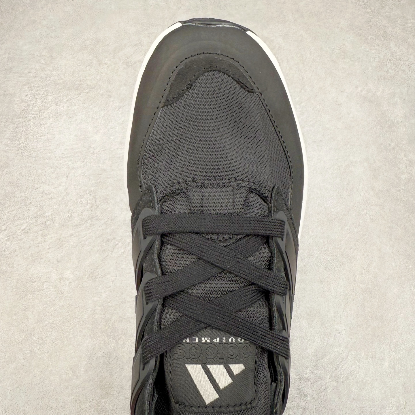 图片[4]-AD EQUIPMENT AGRAVIC 舒适百搭防滑耐磨低帮跑步鞋 厚底增高老爹鞋 复古运动风盛行，这双AD的 Equipment Agravic 可以成为新的选择。OG 味道恰到好处，但又自带一些现代气息。这是一双很有意思的款式，用到了越野跑顶级款式的大底，用到了Equipment标志配色的复古鞋面。这种组合还挺别出心裁的。充满工业美感的阿迪EQT，lightstrike Pro注塑发泡和马牌越野底的组合.尺码：36 36⅔ 37⅓ 38 38⅔ 39⅓ 40 40⅔ 41⅓ 42 42⅔ 43⅓ 44 45-选品中心