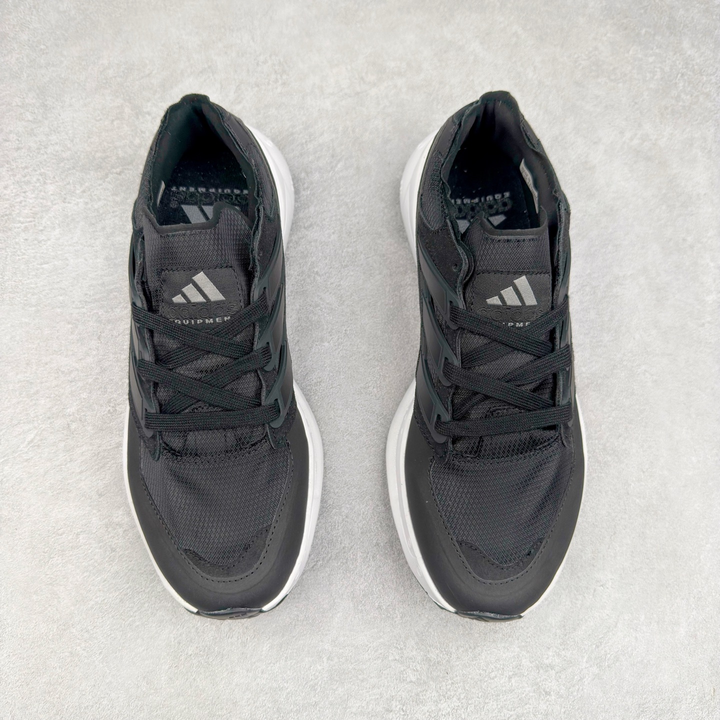 图片[2]-AD EQUIPMENT AGRAVIC 舒适百搭防滑耐磨低帮跑步鞋 厚底增高老爹鞋 复古运动风盛行，这双AD的 Equipment Agravic 可以成为新的选择。OG 味道恰到好处，但又自带一些现代气息。这是一双很有意思的款式，用到了越野跑顶级款式的大底，用到了Equipment标志配色的复古鞋面。这种组合还挺别出心裁的。充满工业美感的阿迪EQT，lightstrike Pro注塑发泡和马牌越野底的组合.尺码：36 36⅔ 37⅓ 38 38⅔ 39⅓ 40 40⅔ 41⅓ 42 42⅔ 43⅓ 44 45-选品中心