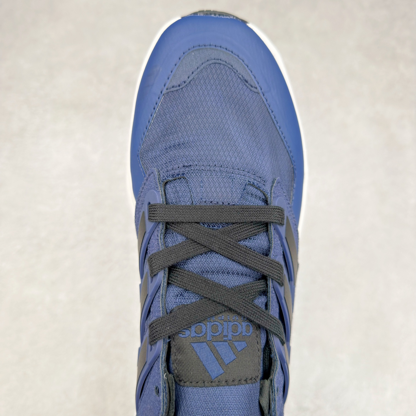 图片[4]-AD EQUIPMENT AGRAVIC 舒适百搭防滑耐磨低帮跑步鞋 厚底增高老爹鞋 复古运动风盛行，这双AD的 Equipment Agravic 可以成为新的选择。OG 味道恰到好处，但又自带一些现代气息。这是一双很有意思的款式，用到了越野跑顶级款式的大底，用到了Equipment标志配色的复古鞋面。这种组合还挺别出心裁的。充满工业美感的阿迪EQT，lightstrike Pro注塑发泡和马牌越野底的组合.尺码：36 36⅔ 37⅓ 38 38⅔ 39⅓ 40 40⅔ 41⅓ 42 42⅔ 43⅓ 44 45-选品中心