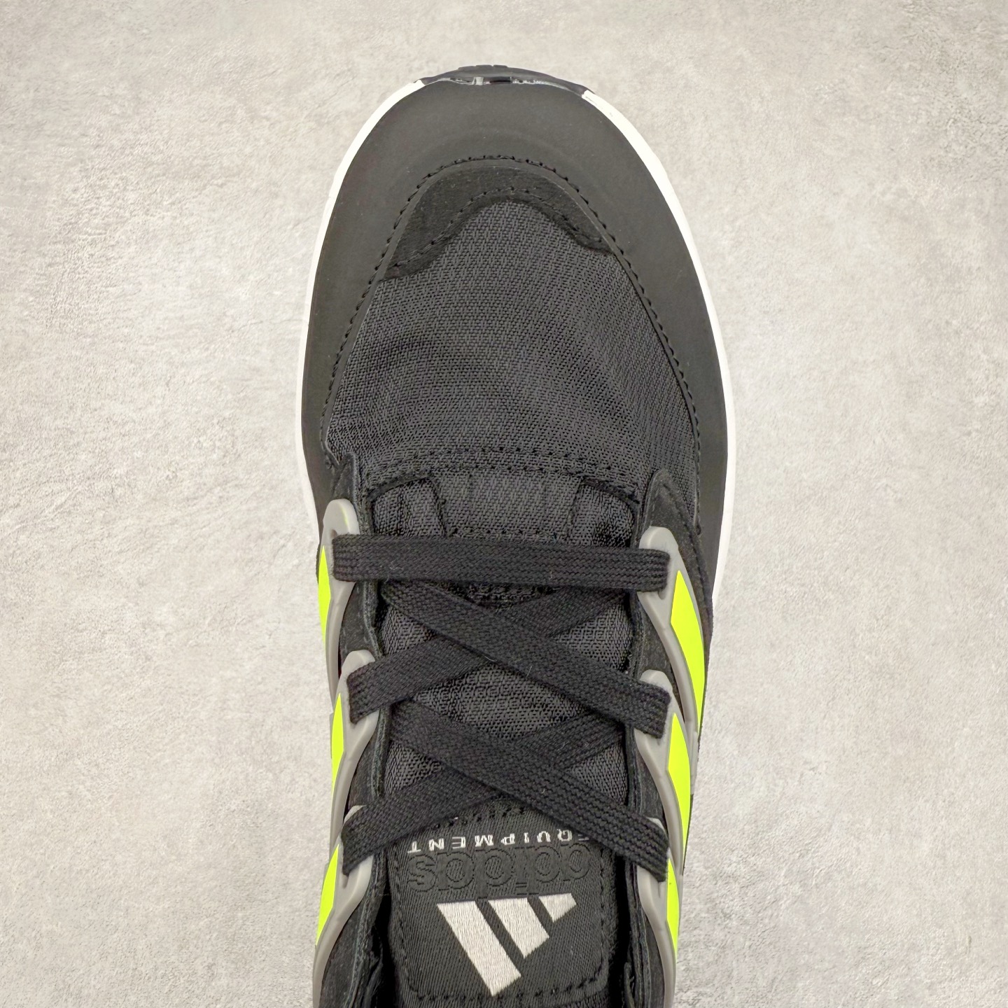 图片[4]-AD EQUIPMENT AGRAVIC 舒适百搭防滑耐磨低帮跑步鞋 厚底增高老爹鞋 复古运动风盛行，这双AD的 Equipment Agravic 可以成为新的选择。OG 味道恰到好处，但又自带一些现代气息。这是一双很有意思的款式，用到了越野跑顶级款式的大底，用到了Equipment标志配色的复古鞋面。这种组合还挺别出心裁的。充满工业美感的阿迪EQT，lightstrike Pro注塑发泡和马牌越野底的组合.尺码：36 36⅔ 37⅓ 38 38⅔ 39⅓ 40 40⅔ 41⅓ 42 42⅔ 43⅓ 44 45-选品中心