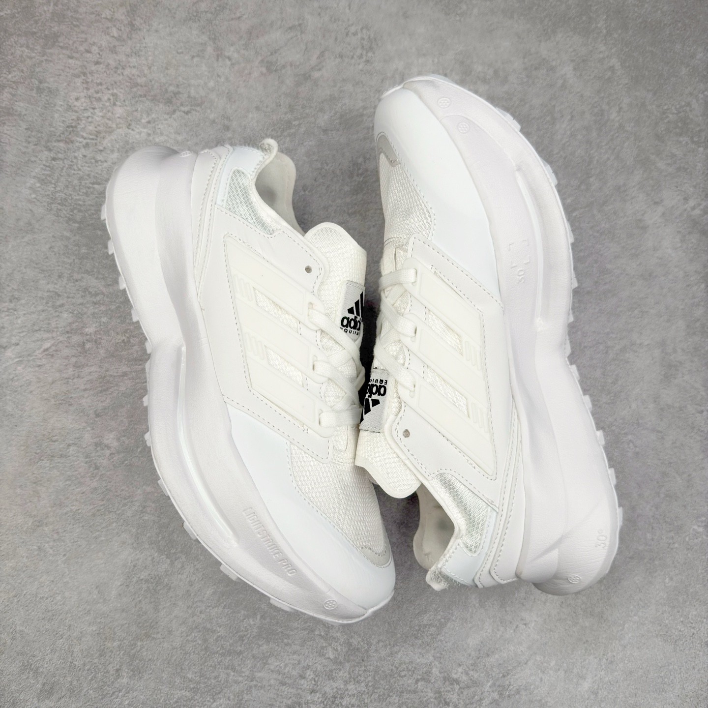 图片[3]-AD EQUIPMENT AGRAVIC 舒适百搭防滑耐磨低帮跑步鞋 厚底增高老爹鞋 复古运动风盛行，这双AD的 Equipment Agravic 可以成为新的选择。OG 味道恰到好处，但又自带一些现代气息。这是一双很有意思的款式，用到了越野跑顶级款式的大底，用到了Equipment标志配色的复古鞋面。这种组合还挺别出心裁的。充满工业美感的阿迪EQT，lightstrike Pro注塑发泡和马牌越野底的组合.尺码：36 36⅔ 37⅓ 38 38⅔ 39⅓ 40 40⅔ 41⅓ 42 42⅔ 43⅓ 44 45-选品中心