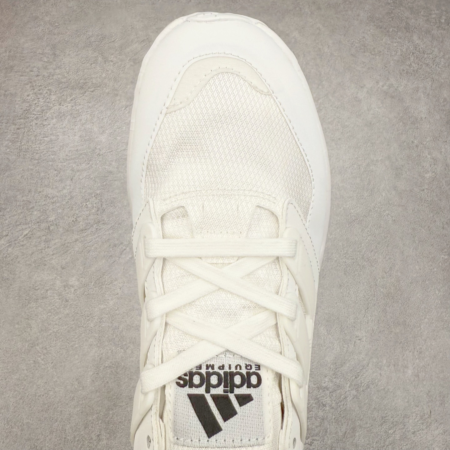 图片[4]-AD EQUIPMENT AGRAVIC 舒适百搭防滑耐磨低帮跑步鞋 厚底增高老爹鞋 复古运动风盛行，这双AD的 Equipment Agravic 可以成为新的选择。OG 味道恰到好处，但又自带一些现代气息。这是一双很有意思的款式，用到了越野跑顶级款式的大底，用到了Equipment标志配色的复古鞋面。这种组合还挺别出心裁的。充满工业美感的阿迪EQT，lightstrike Pro注塑发泡和马牌越野底的组合.尺码：36 36⅔ 37⅓ 38 38⅔ 39⅓ 40 40⅔ 41⅓ 42 42⅔ 43⅓ 44 45-选品中心