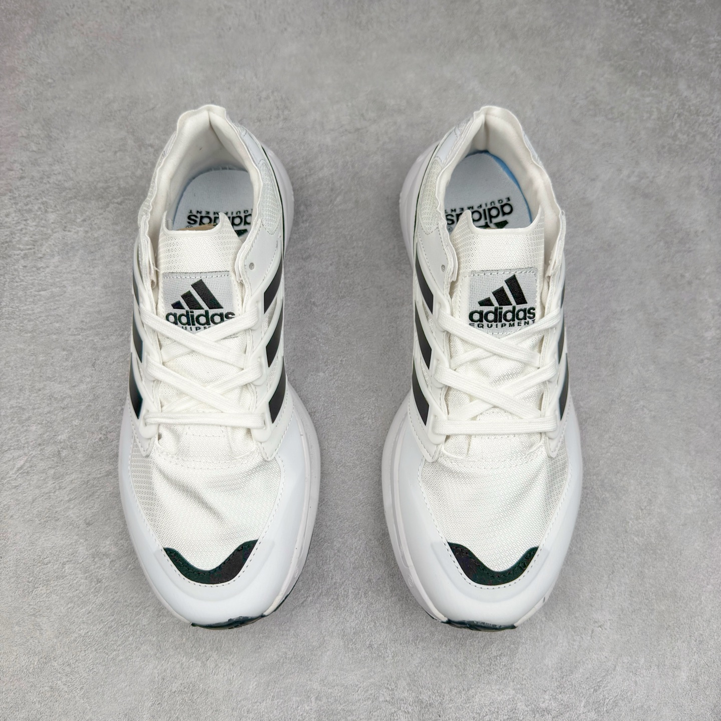 图片[2]-AD EQUIPMENT AGRAVIC 舒适百搭防滑耐磨低帮跑步鞋 厚底增高老爹鞋 复古运动风盛行，这双AD的 Equipment Agravic 可以成为新的选择。OG 味道恰到好处，但又自带一些现代气息。这是一双很有意思的款式，用到了越野跑顶级款式的大底，用到了Equipment标志配色的复古鞋面。这种组合还挺别出心裁的。充满工业美感的阿迪EQT，lightstrike Pro注塑发泡和马牌越野底的组合.尺码：36 36⅔ 37⅓ 38 38⅔ 39⅓ 40 40⅔ 41⅓ 42 42⅔ 43⅓ 44 45-选品中心