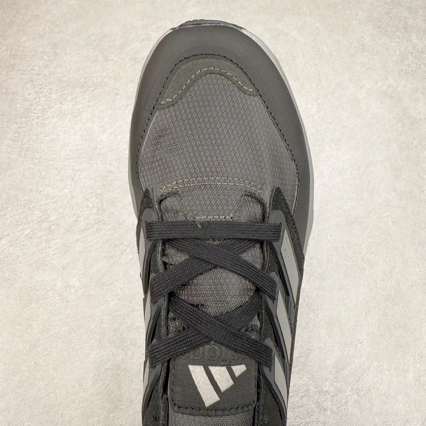 图片[4]-AD EQUIPMENT AGRAVIC 舒适百搭防滑耐磨低帮跑步鞋 厚底增高老爹鞋 复古运动风盛行，这双AD的 Equipment Agravic 可以成为新的选择。OG 味道恰到好处，但又自带一些现代气息。这是一双很有意思的款式，用到了越野跑顶级款式的大底，用到了Equipment标志配色的复古鞋面。这种组合还挺别出心裁的。充满工业美感的阿迪EQT，lightstrike Pro注塑发泡和马牌越野底的组合.尺码：36 36⅔ 37⅓ 38 38⅔ 39⅓ 40 40⅔ 41⅓ 42 42⅔ 43⅓ 44 45-选品中心