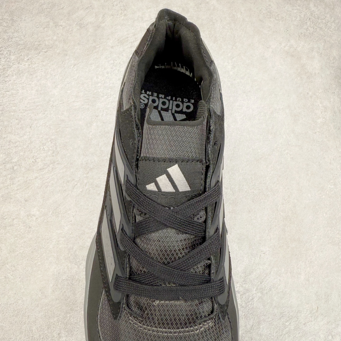 图片[5]-AD EQUIPMENT AGRAVIC 舒适百搭防滑耐磨低帮跑步鞋 厚底增高老爹鞋 复古运动风盛行，这双AD的 Equipment Agravic 可以成为新的选择。OG 味道恰到好处，但又自带一些现代气息。这是一双很有意思的款式，用到了越野跑顶级款式的大底，用到了Equipment标志配色的复古鞋面。这种组合还挺别出心裁的。充满工业美感的阿迪EQT，lightstrike Pro注塑发泡和马牌越野底的组合.尺码：36 36⅔ 37⅓ 38 38⅔ 39⅓ 40 40⅔ 41⅓ 42 42⅔ 43⅓ 44 45-选品中心