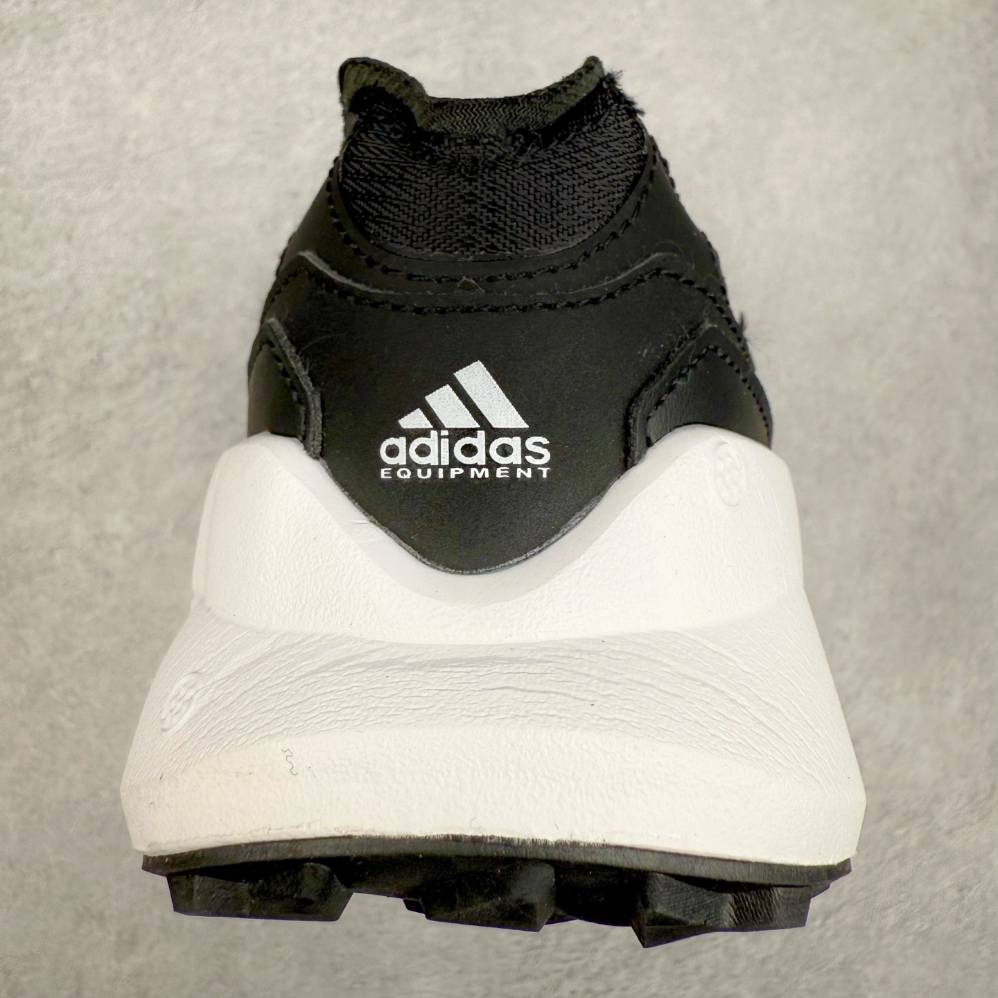 图片[8]-AD EQUIPMENT AGRAVIC 舒适百搭防滑耐磨低帮跑步鞋 厚底增高老爹鞋 复古运动风盛行，这双AD的 Equipment Agravic 可以成为新的选择。OG 味道恰到好处，但又自带一些现代气息。这是一双很有意思的款式，用到了越野跑顶级款式的大底，用到了Equipment标志配色的复古鞋面。这种组合还挺别出心裁的。充满工业美感的阿迪EQT，lightstrike Pro注塑发泡和马牌越野底的组合.尺码：36 36⅔ 37⅓ 38 38⅔ 39⅓ 40 40⅔ 41⅓ 42 42⅔ 43⅓ 44 45-选品中心