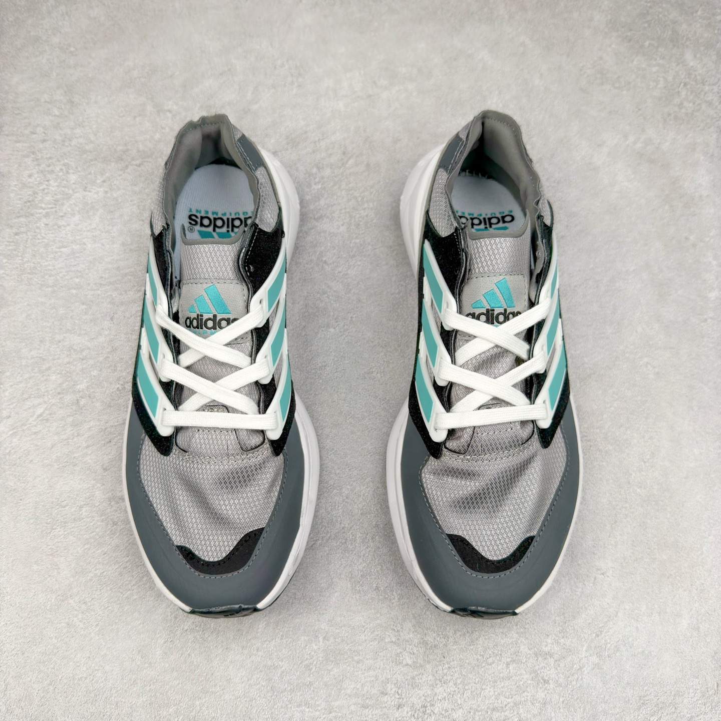 图片[2]-AD EQUIPMENT AGRAVIC 舒适百搭防滑耐磨低帮跑步鞋 厚底增高老爹鞋 复古运动风盛行，这双AD的 Equipment Agravic 可以成为新的选择。OG 味道恰到好处，但又自带一些现代气息。这是一双很有意思的款式，用到了越野跑顶级款式的大底，用到了Equipment标志配色的复古鞋面。这种组合还挺别出心裁的。充满工业美感的阿迪EQT，lightstrike Pro注塑发泡和马牌越野底的组合.尺码：36 36⅔ 37⅓ 38 38⅔ 39⅓ 40 40⅔ 41⅓ 42 42⅔ 43⅓ 44 45-选品中心