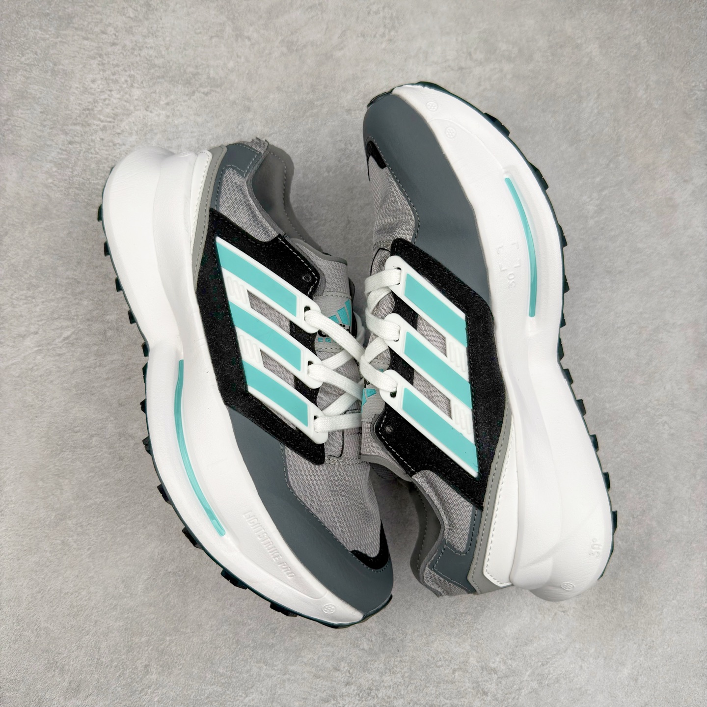 图片[3]-AD EQUIPMENT AGRAVIC 舒适百搭防滑耐磨低帮跑步鞋 厚底增高老爹鞋 复古运动风盛行，这双AD的 Equipment Agravic 可以成为新的选择。OG 味道恰到好处，但又自带一些现代气息。这是一双很有意思的款式，用到了越野跑顶级款式的大底，用到了Equipment标志配色的复古鞋面。这种组合还挺别出心裁的。充满工业美感的阿迪EQT，lightstrike Pro注塑发泡和马牌越野底的组合.尺码：36 36⅔ 37⅓ 38 38⅔ 39⅓ 40 40⅔ 41⅓ 42 42⅔ 43⅓ 44 45-选品中心