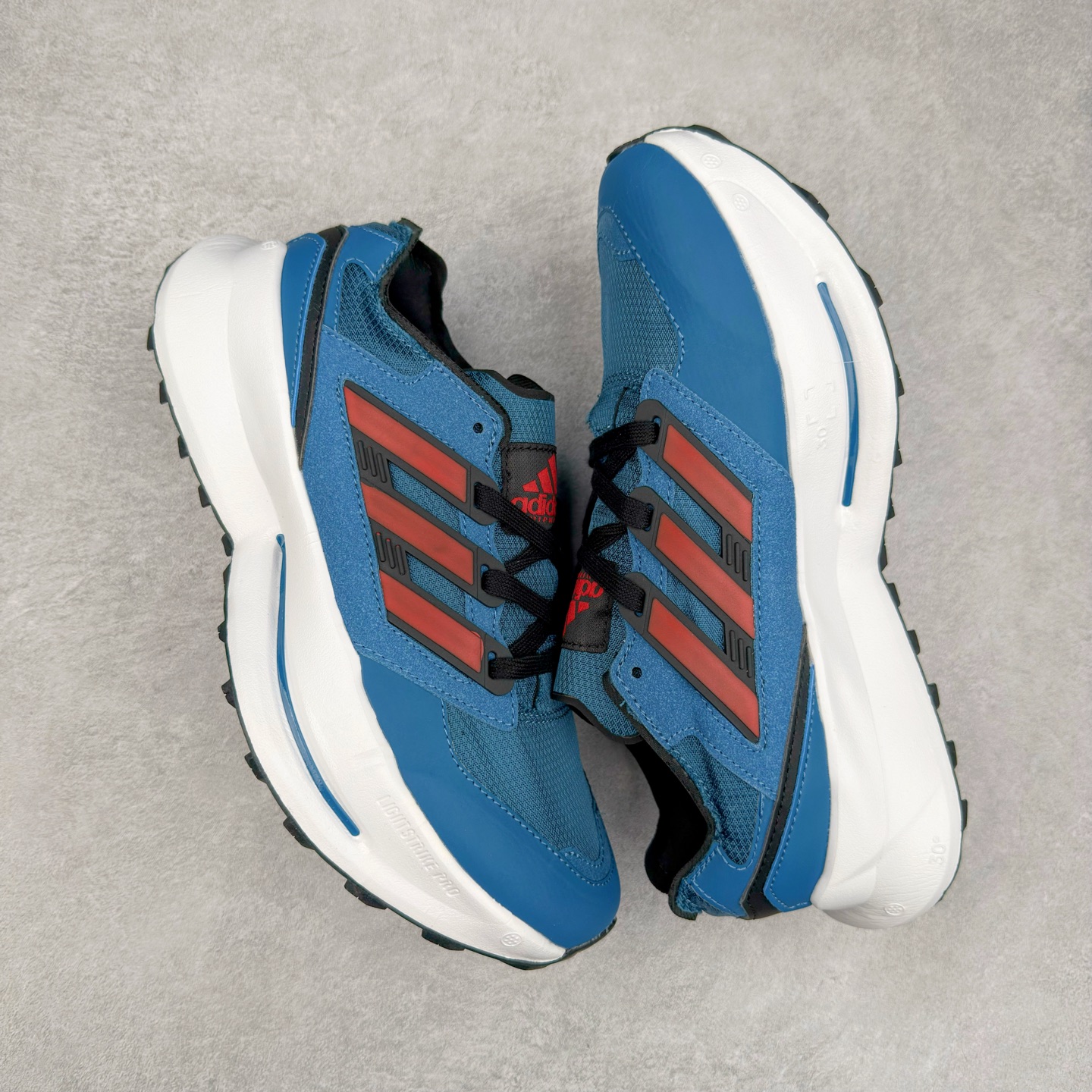 图片[3]-AD EQUIPMENT AGRAVIC 舒适百搭防滑耐磨低帮跑步鞋 厚底增高老爹鞋 复古运动风盛行，这双AD的 Equipment Agravic 可以成为新的选择。OG 味道恰到好处，但又自带一些现代气息。这是一双很有意思的款式，用到了越野跑顶级款式的大底，用到了Equipment标志配色的复古鞋面。这种组合还挺别出心裁的。充满工业美感的阿迪EQT，lightstrike Pro注塑发泡和马牌越野底的组合.尺码：36 36⅔ 37⅓ 38 38⅔ 39⅓ 40 40⅔ 41⅓ 42 42⅔ 43⅓ 44 45-选品中心