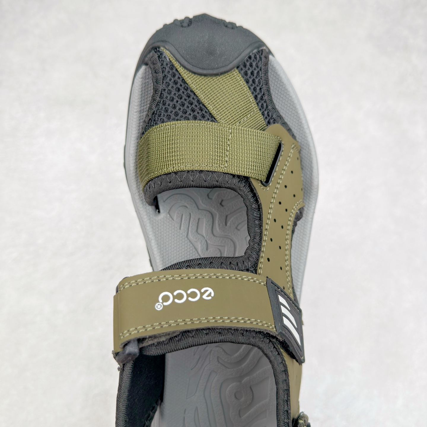 图片[4]-Ecco/爱步 山地系列 BIOM男士户外越野运动包头凉鞋 牛皮与纺织品拼接鞋面 时尚个性，出街有型 直接注塑工艺连接鞋面与鞋底 一体成型，合脚耐穿 创新鞋钉，橡胶外底 防滑耐磨 提供抓地力 多方位牵引力与稳定性能 稳固防护 循迹山迹 尺码：39 40 41 42 43 44（标准码）-选品中心