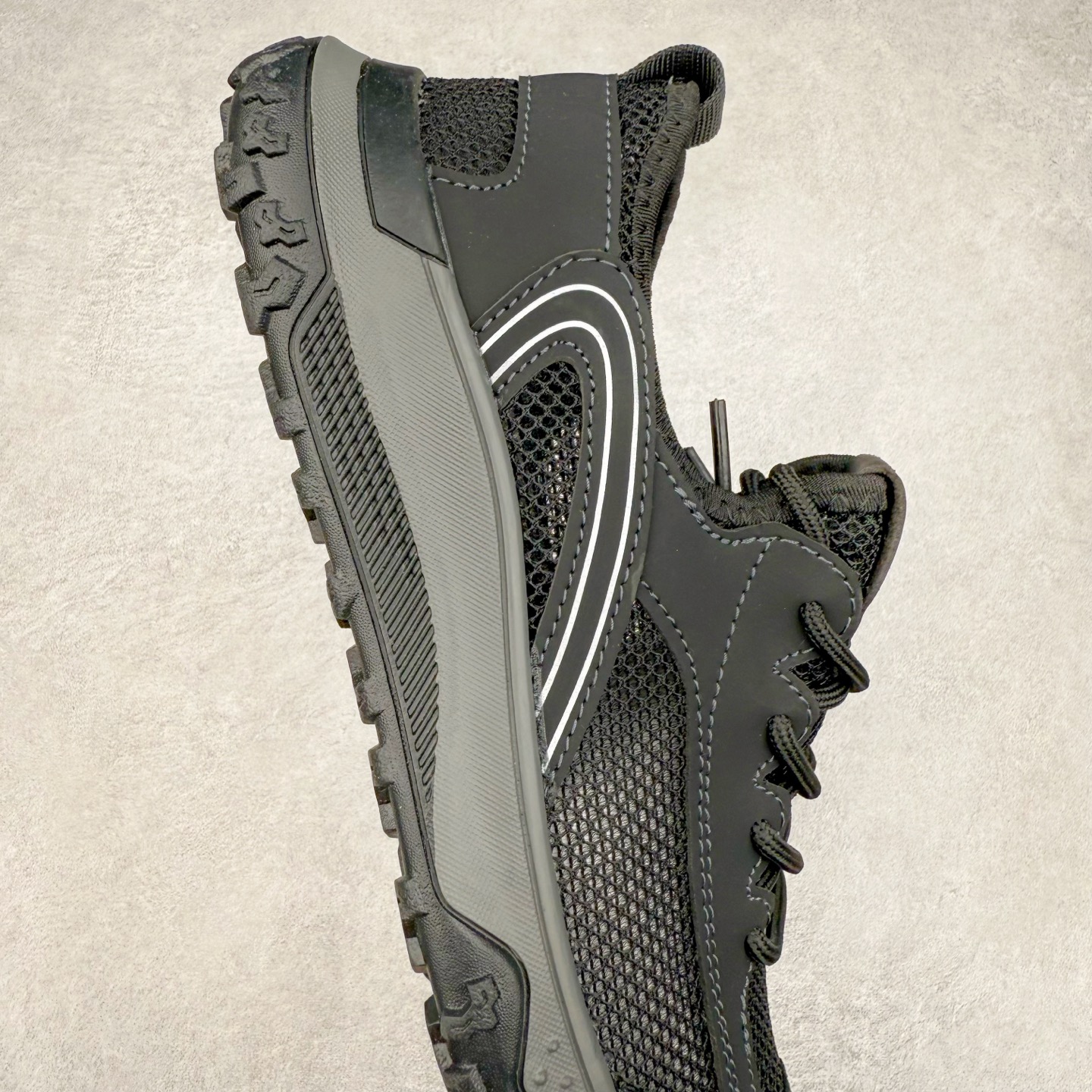 图片[6]-Ecco/爱步 全速系列低帮系带运动休闲夏季网布鞋 甄选牛皮鞋面 细腻亲肤清爽 多种拼接设计 时尚有型 潮流穿搭 粘条设计 操作简单，舒适合脚穿脱方便 舒适内里材质，细腻贴脚 亲肤舒适不伤脚 搭配柔软鞋垫 有效缓压 橡胶大底，简约不简单 在不同环境下，都能提供优秀的抓地力和耐损效果 潮弄风尚 不羁腔调 尺码：39 40 41 42 43 44（皮鞋码）-选品中心