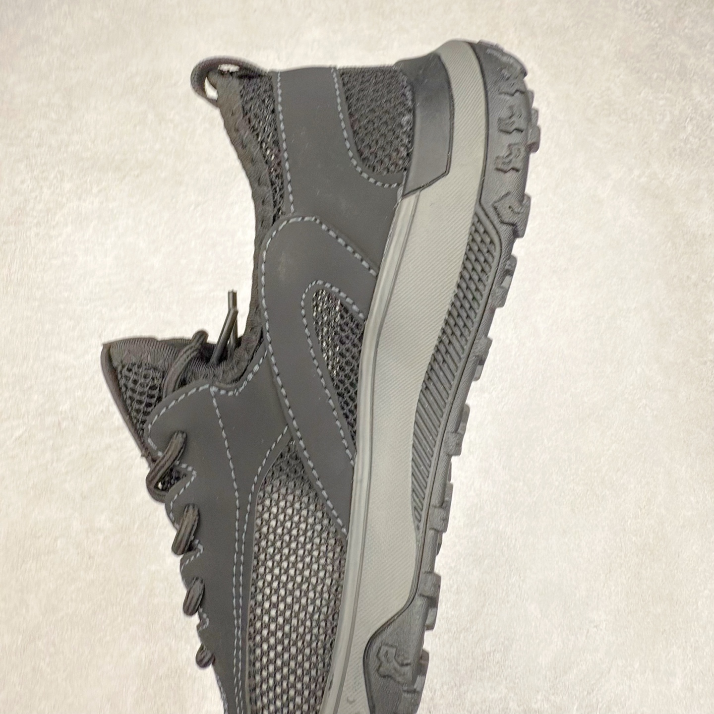 图片[7]-Ecco/爱步 全速系列低帮系带运动休闲夏季网布鞋 甄选牛皮鞋面 细腻亲肤清爽 多种拼接设计 时尚有型 潮流穿搭 粘条设计 操作简单，舒适合脚穿脱方便 舒适内里材质，细腻贴脚 亲肤舒适不伤脚 搭配柔软鞋垫 有效缓压 橡胶大底，简约不简单 在不同环境下，都能提供优秀的抓地力和耐损效果 潮弄风尚 不羁腔调 尺码：39 40 41 42 43 44（皮鞋码）-选品中心