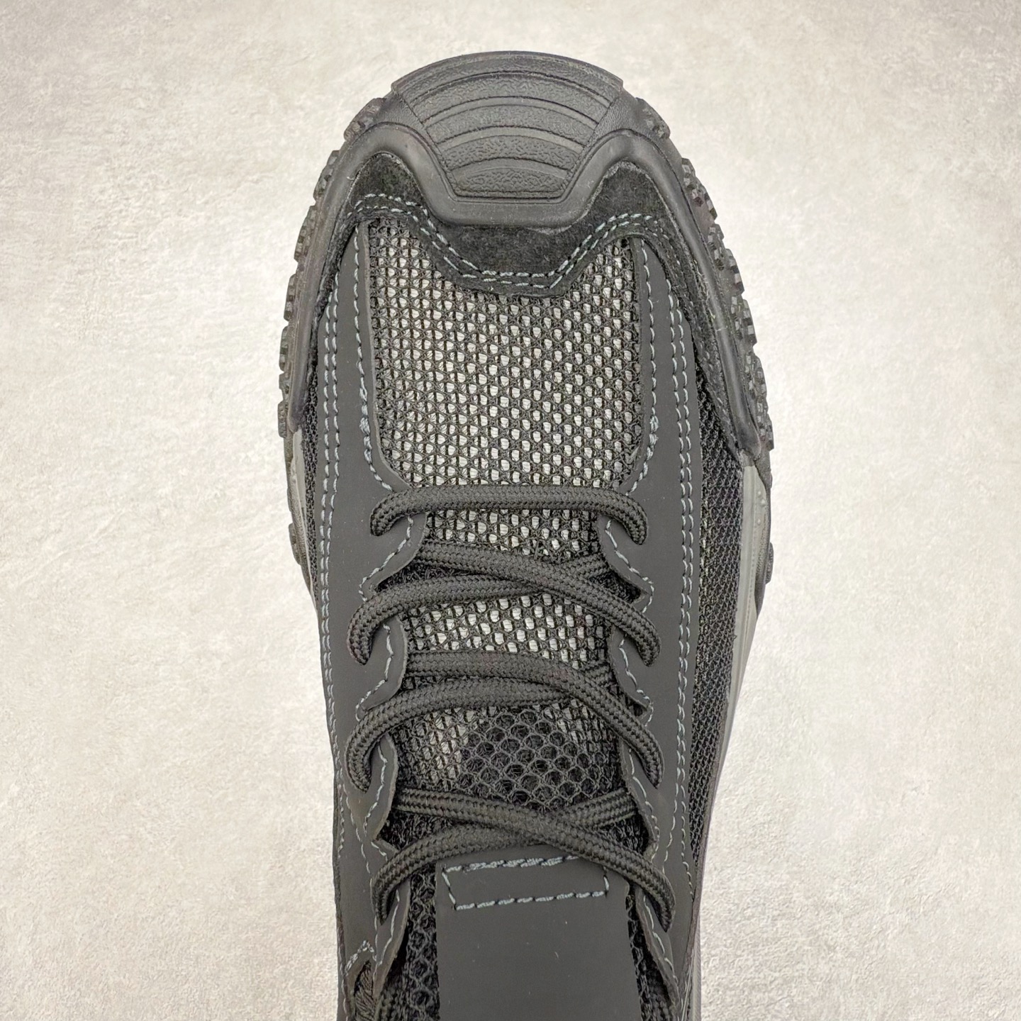 图片[4]-Ecco/爱步 全速系列低帮系带运动休闲夏季网布鞋 甄选牛皮鞋面 细腻亲肤清爽 多种拼接设计 时尚有型 潮流穿搭 粘条设计 操作简单，舒适合脚穿脱方便 舒适内里材质，细腻贴脚 亲肤舒适不伤脚 搭配柔软鞋垫 有效缓压 橡胶大底，简约不简单 在不同环境下，都能提供优秀的抓地力和耐损效果 潮弄风尚 不羁腔调 尺码：39 40 41 42 43 44（皮鞋码）-选品中心