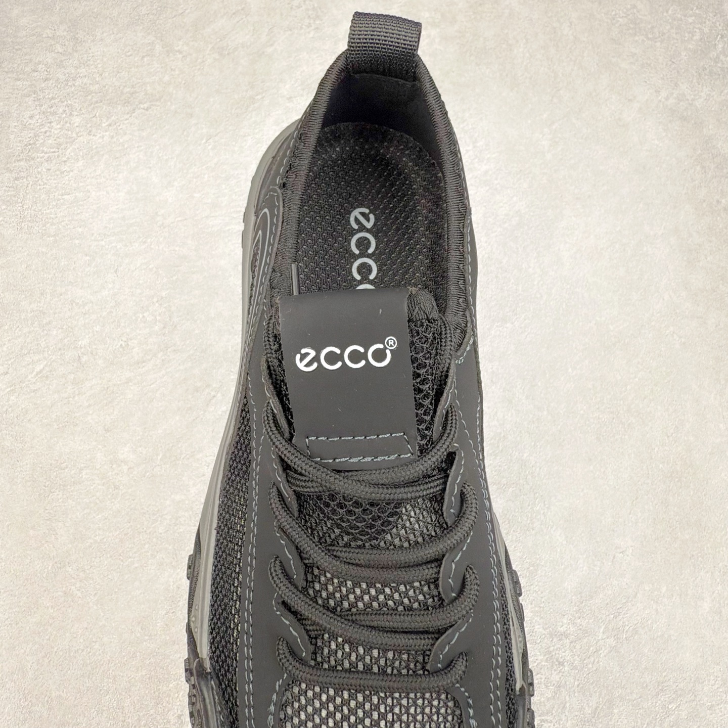 图片[5]-Ecco/爱步 全速系列低帮系带运动休闲夏季网布鞋 甄选牛皮鞋面 细腻亲肤清爽 多种拼接设计 时尚有型 潮流穿搭 粘条设计 操作简单，舒适合脚穿脱方便 舒适内里材质，细腻贴脚 亲肤舒适不伤脚 搭配柔软鞋垫 有效缓压 橡胶大底，简约不简单 在不同环境下，都能提供优秀的抓地力和耐损效果 潮弄风尚 不羁腔调 尺码：39 40 41 42 43 44（皮鞋码）-选品中心