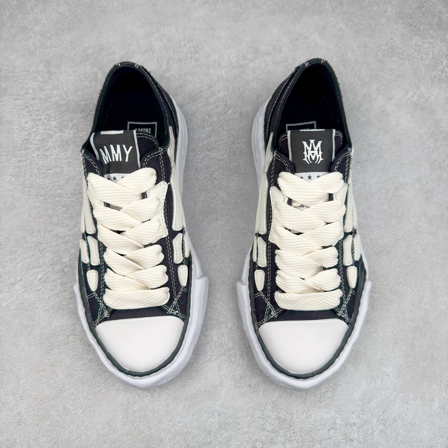 图片[2]-＃原厂 MMY/Maison MIHARA YASUHIRO Wayne Original Sole Leather Low Sneaker贝壳头版变形溶解雪糕底低帮百搭休闲运动板鞋 余文乐挚爱单品 复古溶解风 日本概念时装设计师･三原康裕品牌广东原产 原楦原纸版开发楦型 全新开发双模一次发泡点位气孔EVA中底 底部嵌入组合RB橡胶耐磨大底 采用全粒面头层皮革鞋面材质 正确织麦及包装盒 清晰后跟电绣LOGO 注意区别普通版本‼️尺码：35-45 偏大一码-选品中心