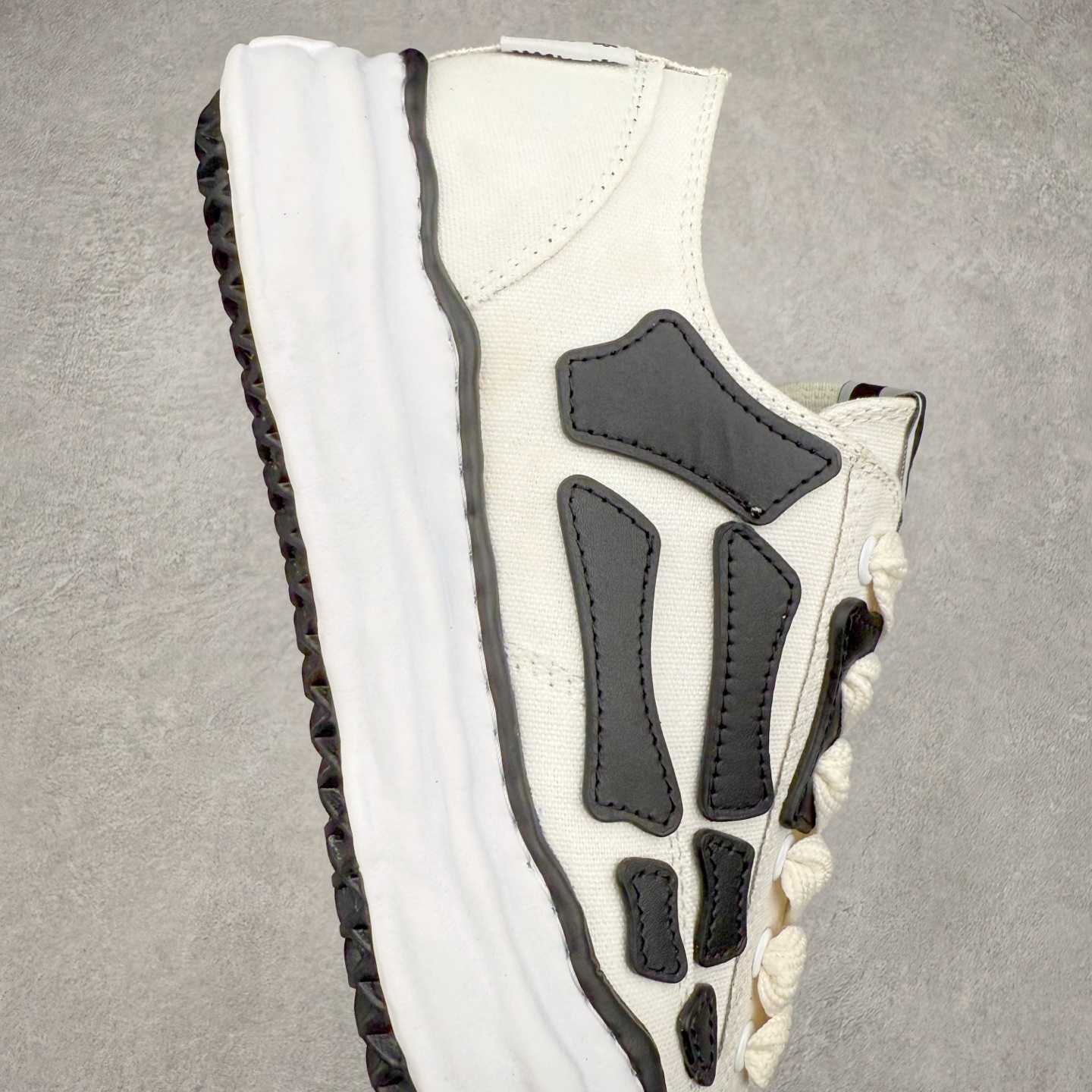 图片[6]-＃原厂 MMY/Maison MIHARA YASUHIRO Wayne Original Sole Leather Low Sneaker贝壳头版变形溶解雪糕底低帮百搭休闲运动板鞋 余文乐挚爱单品 复古溶解风 日本概念时装设计师･三原康裕品牌广东原产 原楦原纸版开发楦型 全新开发双模一次发泡点位气孔EVA中底 底部嵌入组合RB橡胶耐磨大底 采用全粒面头层皮革鞋面材质 正确织麦及包装盒 清晰后跟电绣LOGO 注意区别普通版本‼️尺码：35-45 偏大一码-选品中心