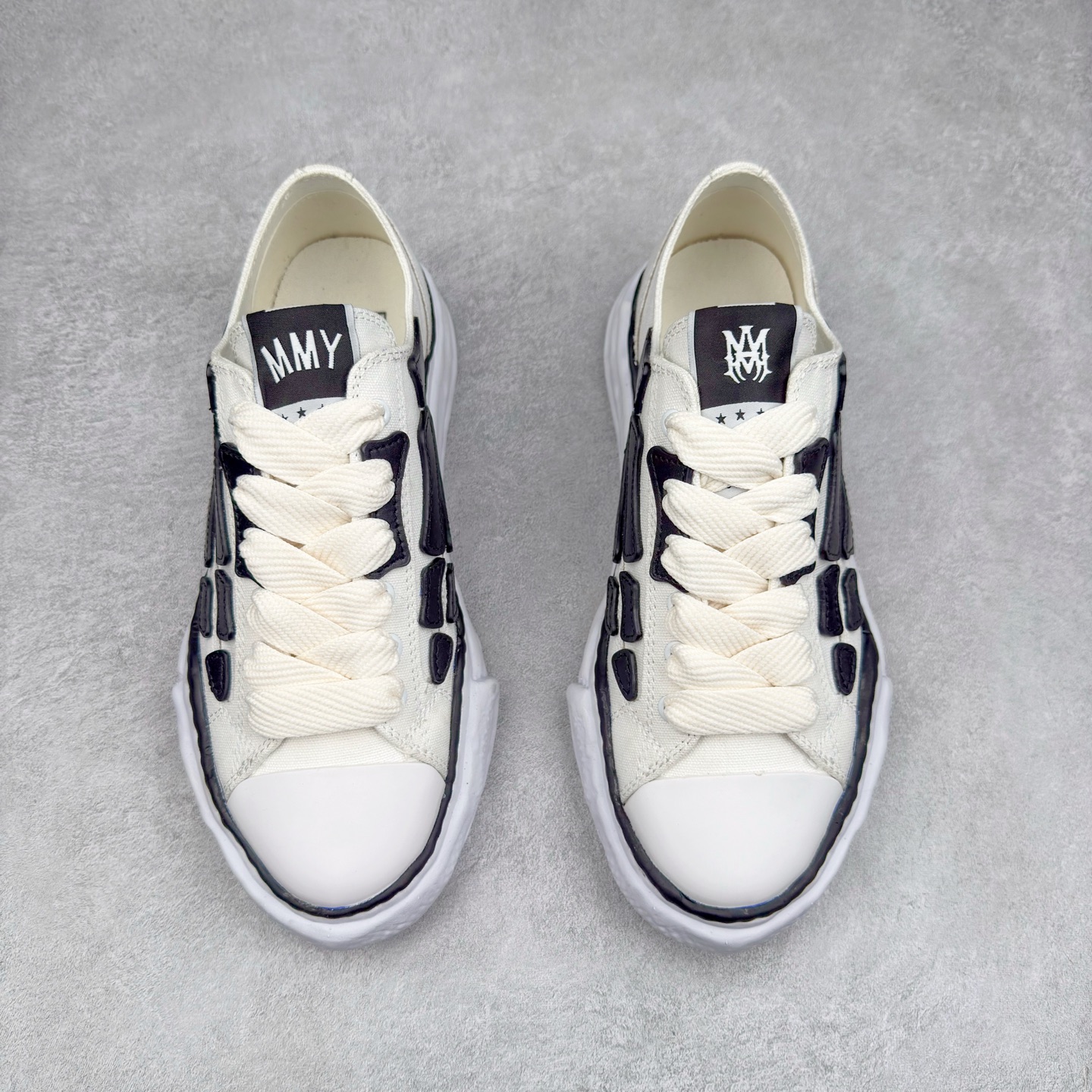 图片[2]-＃原厂 MMY/Maison MIHARA YASUHIRO Wayne Original Sole Leather Low Sneaker贝壳头版变形溶解雪糕底低帮百搭休闲运动板鞋 余文乐挚爱单品 复古溶解风 日本概念时装设计师･三原康裕品牌广东原产 原楦原纸版开发楦型 全新开发双模一次发泡点位气孔EVA中底 底部嵌入组合RB橡胶耐磨大底 采用全粒面头层皮革鞋面材质 正确织麦及包装盒 清晰后跟电绣LOGO 注意区别普通版本‼️尺码：35-45 偏大一码-选品中心