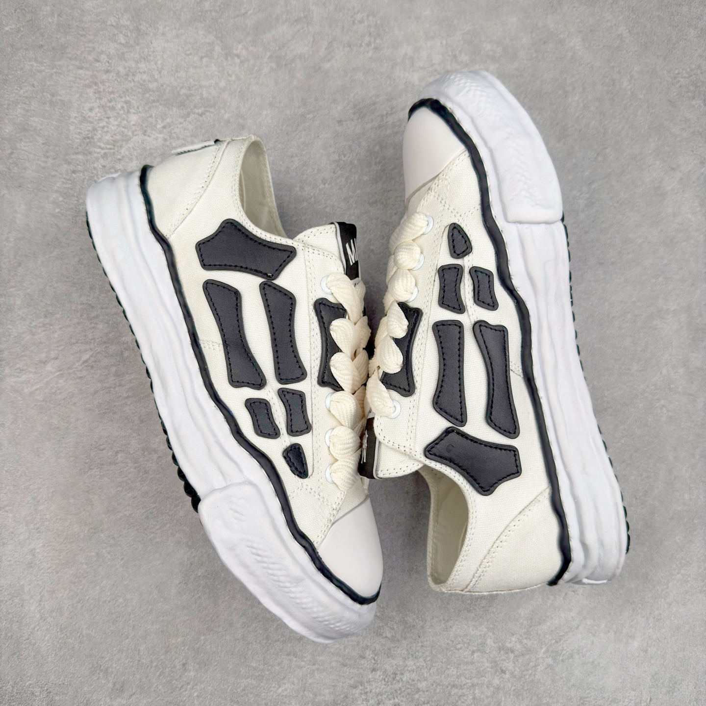 图片[3]-＃原厂 MMY/Maison MIHARA YASUHIRO Wayne Original Sole Leather Low Sneaker贝壳头版变形溶解雪糕底低帮百搭休闲运动板鞋 余文乐挚爱单品 复古溶解风 日本概念时装设计师･三原康裕品牌广东原产 原楦原纸版开发楦型 全新开发双模一次发泡点位气孔EVA中底 底部嵌入组合RB橡胶耐磨大底 采用全粒面头层皮革鞋面材质 正确织麦及包装盒 清晰后跟电绣LOGO 注意区别普通版本‼️尺码：35-45 偏大一码-选品中心