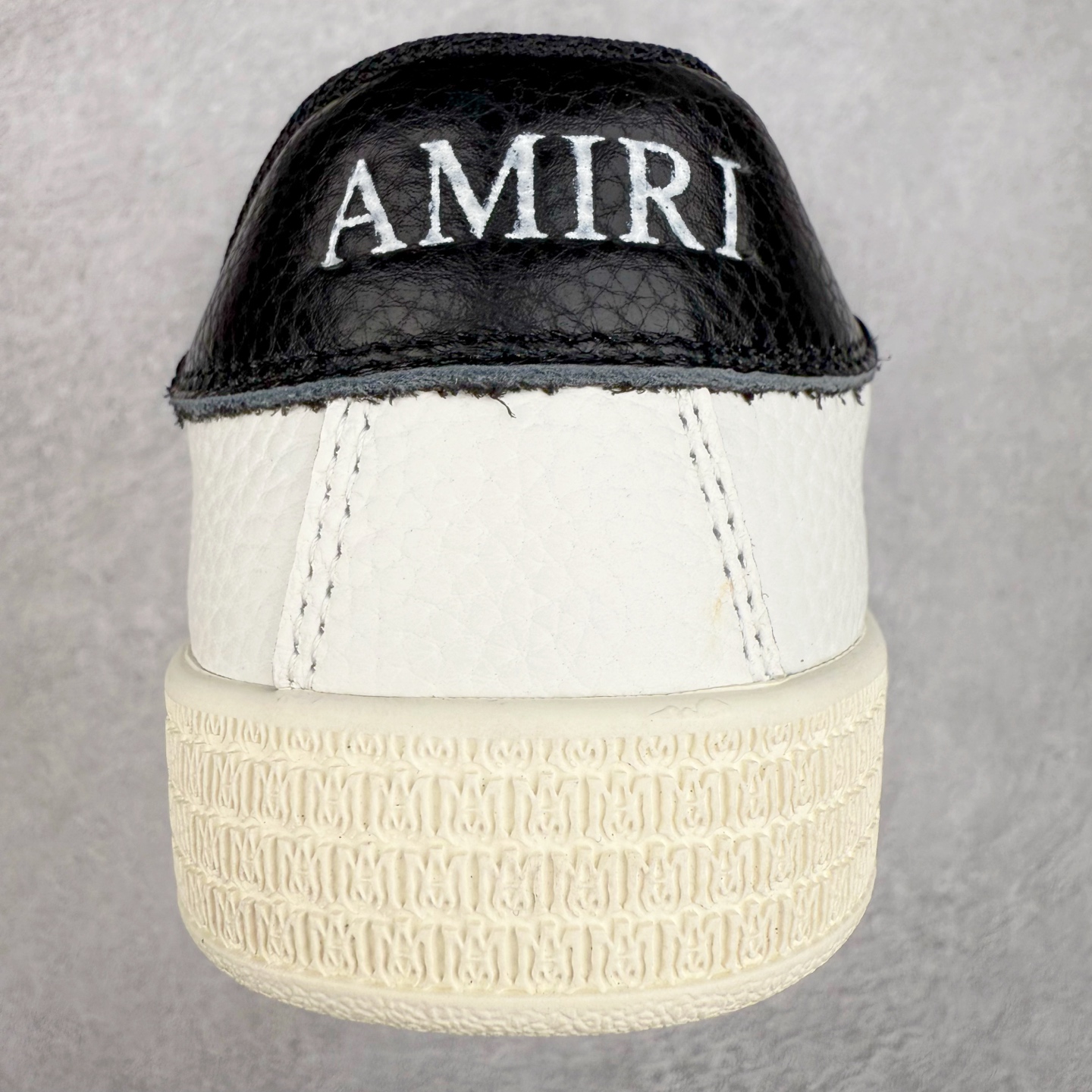 图片[8]-＃莞产 Amiri 埃米尔 Skeleton Low-Skel top Sneakers 骨骼系列情侣鞋 当潮顶流产品 众星上脚 低帮运动休闲板鞋 正确骨头形状 鞋舌外翻细节 头层牛皮双层加厚鞋面 鞋帮侧面骨头采用两张牛皮贴合处理 立体感更好 皮料切口均油边处理 定制金属LOGO铭牌及吊牌 并配有官方购物袋尽显高端大气 尺码 35 36 37 38 39 40 41 42 43 44 45-选品中心