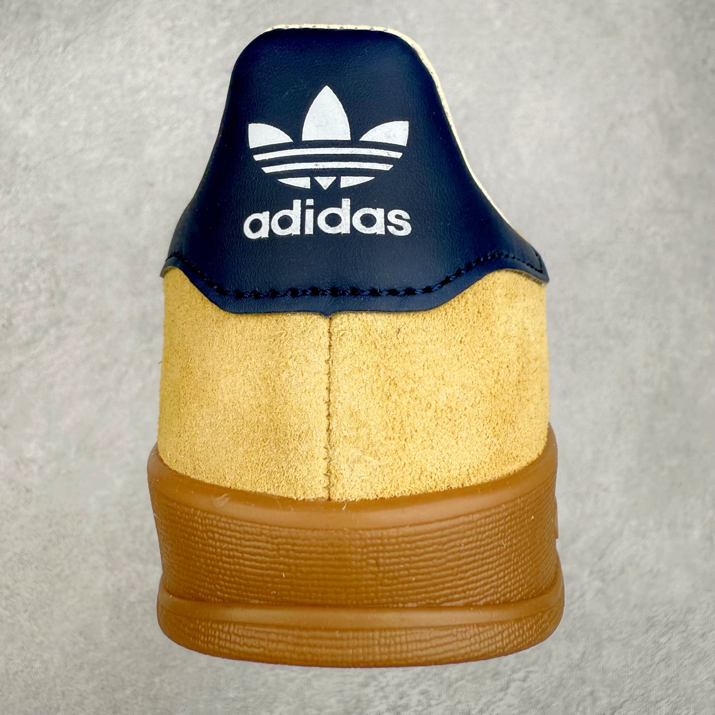 图片[8]-AD Gazelle Indoor Trainers 羚羊内训系列低帮复古百搭休闲运动德训风板鞋 JI3523 90年代经典的复刻版！自60年代以足球训练鞋面世以来,Gazelle就以其经典设计席卷全球。1991年版本的复刻,再造经典Gazelle。采用皮革打造,搭配浊色细节,让这款经典更加简约。尺码：36 36⅔ 37⅓ 38 38⅔ 39⅓ 40 40⅔ 41⅓ 42 42⅔ 43⅓ 44⅓ 44⅔ 45-选品中心