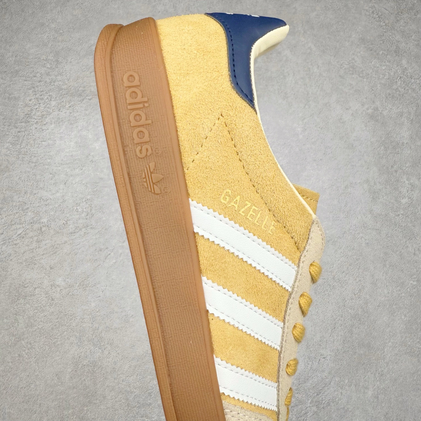 图片[6]-AD Gazelle Indoor Trainers 羚羊内训系列低帮复古百搭休闲运动德训风板鞋 JI3523 90年代经典的复刻版！自60年代以足球训练鞋面世以来,Gazelle就以其经典设计席卷全球。1991年版本的复刻,再造经典Gazelle。采用皮革打造,搭配浊色细节,让这款经典更加简约。尺码：36 36⅔ 37⅓ 38 38⅔ 39⅓ 40 40⅔ 41⅓ 42 42⅔ 43⅓ 44⅓ 44⅔ 45-选品中心