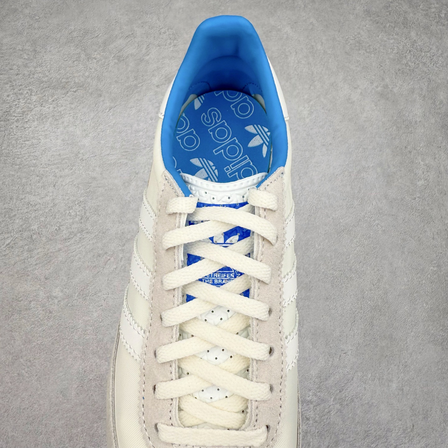 图片[5]-＃HP纯原 AD Wmns SL72 OG 系列德训足球风百搭低帮休闲运动板鞋 JQ3501 采用高弹EVA+MODEL+RB三层组合底 区别市面RB一体大底 三层组合鞋底重量与原鞋一致 Originals 将有「T 头鞋」造型的诞生于 1972 年的 SL72 鞋款复刻带回 各位买鞋又有新选择了 1972 年 SL72 问世后 引领了后来阿迪达斯的跑鞋发展方向 其中「SL」代表了 Super Light 彰显了产品轻便的特性 1972 年 SL72 问世后 引领了后来阿迪达斯的跑鞋发展方向 其中「SL」代表了 Super Light 彰显了产品轻便的特性 这次 Originals 延续其轻质经典的基因 带来男女两款 SL72 男生款带来 SL72 RS 鞋型 RS 意为 Reshaped（重塑）鞋款在保留了经典的外观基础上 在尼龙材质里增加了填充物 使鞋型更加挺立和饱满 鞋头则更加圆润 鞋底的 EVA 材质则增加了鞋款的高度 女生款则带来 SL72 OG W 鞋型 OG 顾名思义则是致敬经典款式 相较于 RS（Reshaped）鞋款 鞋身更加纤细 其整体鞋身轮廓、线条、细节、材质上尊崇 70 年代 SL72 的设计 还原经典味道 尺码：36 36⅔ 37⅓ 38 38⅔ 39⅓ 40 40⅔ 41⅓ 42 42⅔ 43⅓ 44 44⅔ 45-选品中心