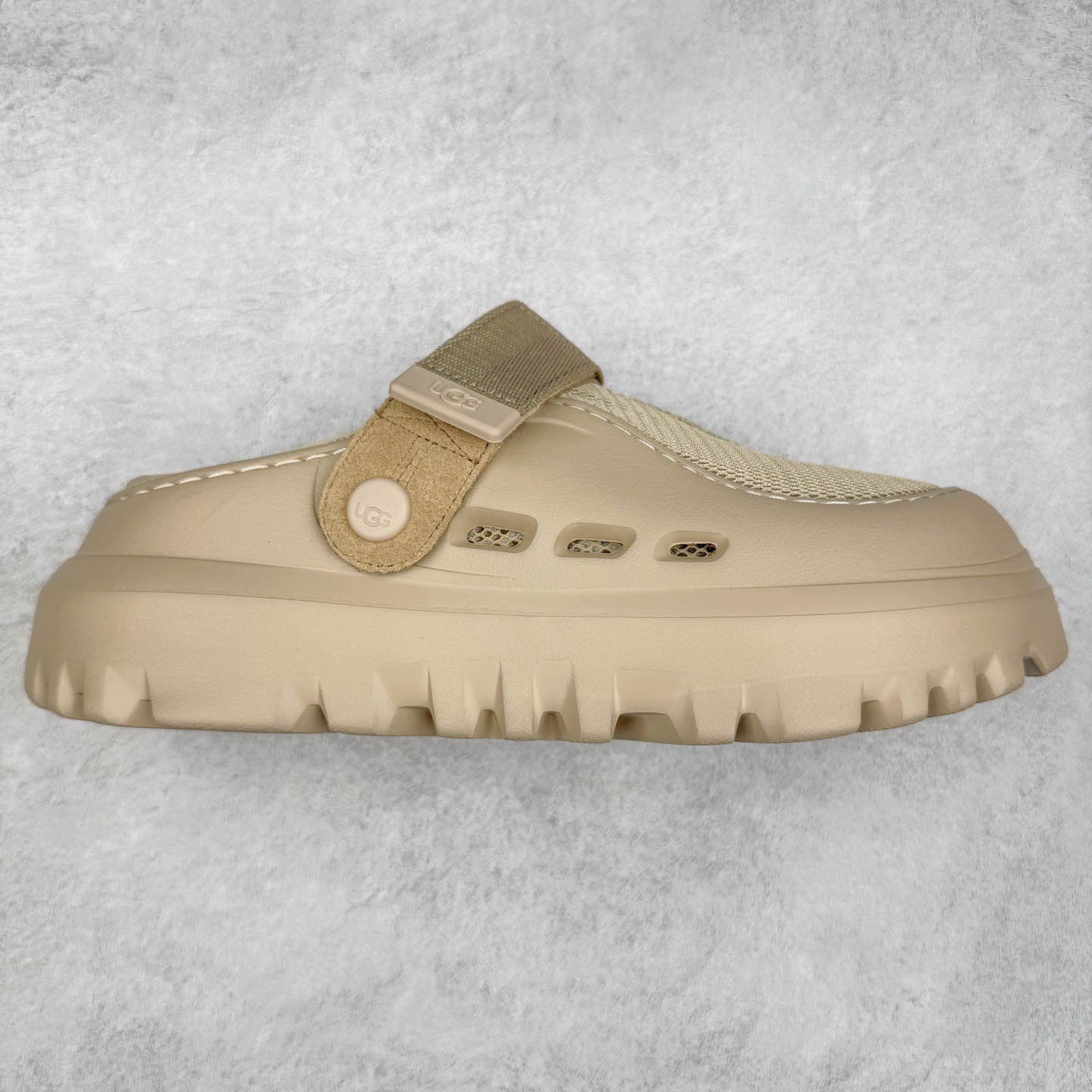 ＃SP原厂 UGG 6912 Tasman Lug 绒面革圆头轻盈低帮生活休闲鞋凉鞋 全鞋采用ZP同厂 隆丰A级澳洲进口羊皮毛一体 品牌代工厂生产线 完全遵循ZP工艺流程 代工厂原厂版师 秉承无原鞋不开发选择 注重每一处细节 市面最正版型 TREADLITE\\\”轻翼\\\”科技外底 轻便/耐用/柔韧/桩型【售后郑重承诺】一个月内若出现重大脱胶/断底等质量问题 直接为您换新！尺码：35 36 37 38 39 40-选品中心