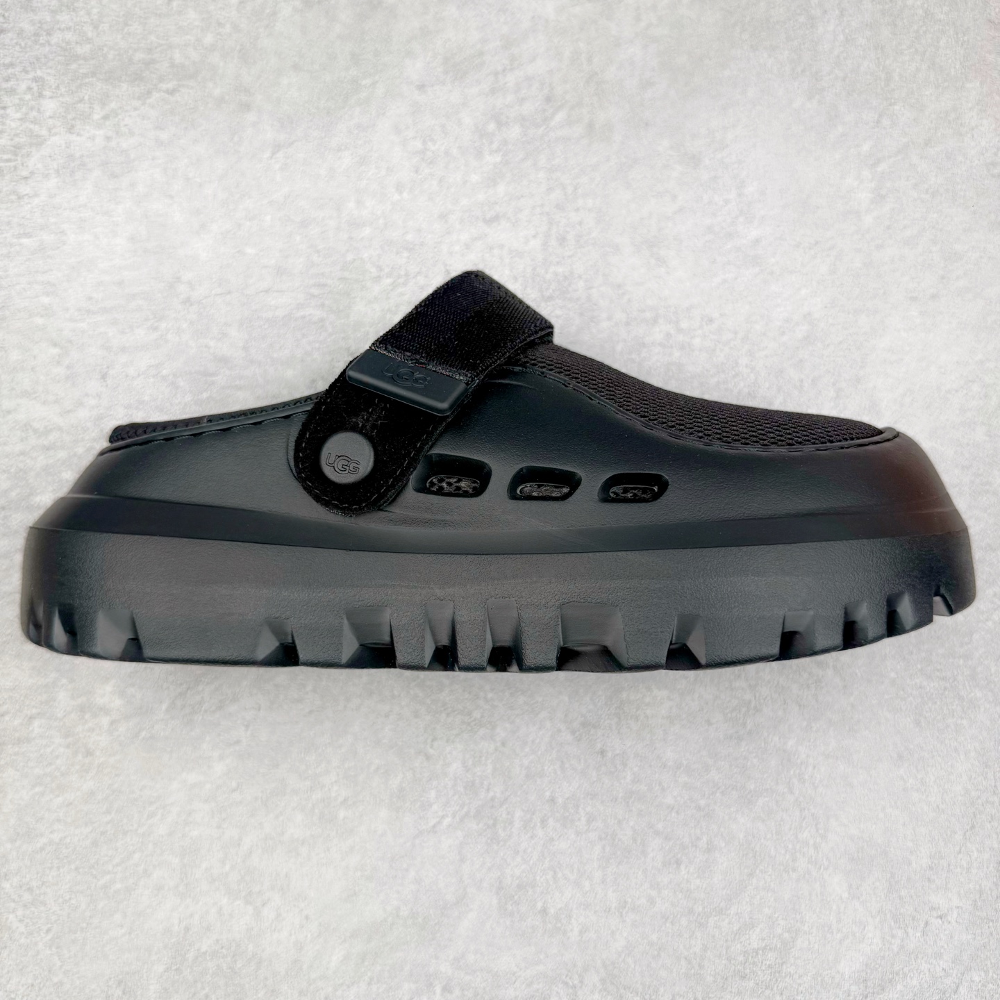 ＃SP原厂 UGG 6912 Tasman Lug 绒面革圆头轻盈低帮生活休闲鞋凉鞋 全鞋采用ZP同厂 隆丰A级澳洲进口羊皮毛一体 品牌代工厂生产线 完全遵循ZP工艺流程 代工厂原厂版师 秉承无原鞋不开发选择 注重每一处细节 市面最正版型 TREADLITE\\\”轻翼\\\”科技外底 轻便/耐用/柔韧/桩型【售后郑重承诺】一个月内若出现重大脱胶/断底等质量问题 直接为您换新！尺码：35 36 37 38 39 40-选品中心