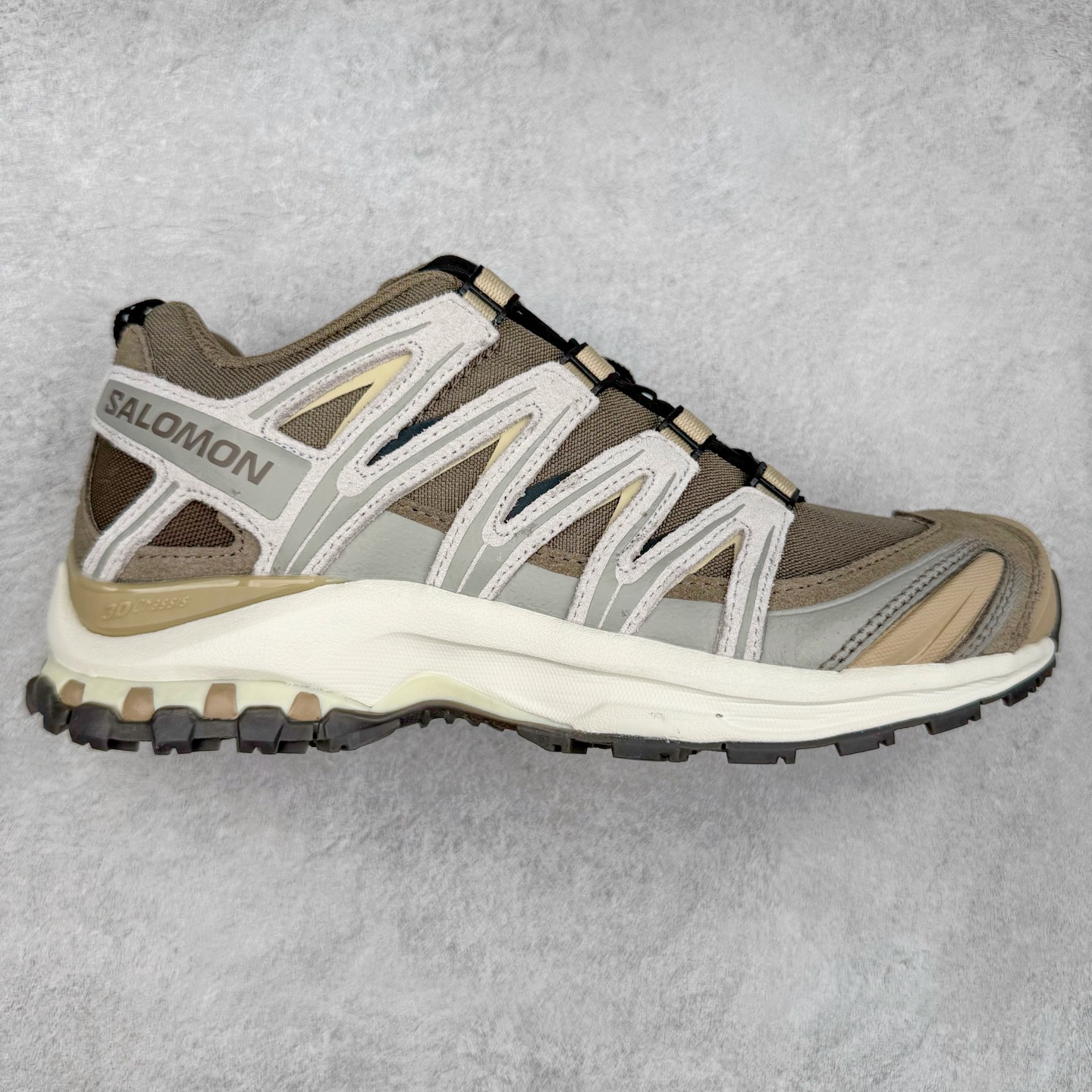 图片[2]-＃福利特价 SALOMON XA Pro 3D ADV 萨洛蒙潮流越野机能户外功能鞋 纯原外贸平台特供订单 耗时半年巨作 全套原纸板楦头开发 原厂特供网布配套加持 确保原汁原味 完美呈现版型 原档数据独家私模五层组合大底 原装Ortholite轻量化鞋垫 中底布带钢印编号 原厂TPU锁扣 进口港宝加持 后跟自然饱满 还原公司包裹性 鞋面采用SENSIFT贴合技术 全方位贴合包裹脚型 鞋跟部鞋底牵引设计 提供强大的抓地性能 更适应野外崎岖不平的道路 其3D ADVANCED CHASSIS底盘 材料轻量大化 钉齿设计更具稳定性 防护性 鞋底易磨损区运用CONTAGRIP高耐磨材料 应对城市硬质路面长距离跑考验 尺码：36 36.5 37.5 38 38.5 39 40 40.5 41 42 42.5 43 44 44.5 45-选品中心