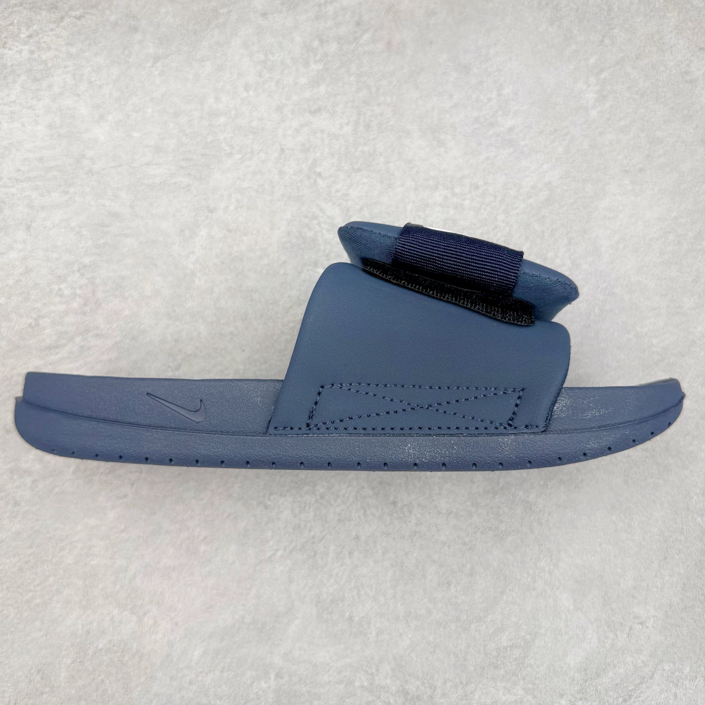 图片[14]-NK Offcourt Adiust Slide 运动拖鞋 男女同款 微翘式鞋头设计 响应灵活 保护脚趾 采用经典鞋型 融入全新细节点缀 整体简约且富有质感 鞋底耐磨材质搭配丰富的防滑底纹设计 可平稳抓地 不易打滑 尺码：36 36.5 37.5 38 38.5 39 40 40.5 41 42 42.5 43 44 44.5 45-选品中心