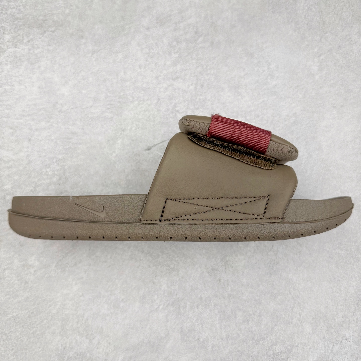 图片[5]-NK Offcourt Adiust Slide 运动拖鞋 男女同款 微翘式鞋头设计 响应灵活 保护脚趾 采用经典鞋型 融入全新细节点缀 整体简约且富有质感 鞋底耐磨材质搭配丰富的防滑底纹设计 可平稳抓地 不易打滑 尺码：36 36.5 37.5 38 38.5 39 40 40.5 41 42 42.5 43 44 44.5 45-选品中心