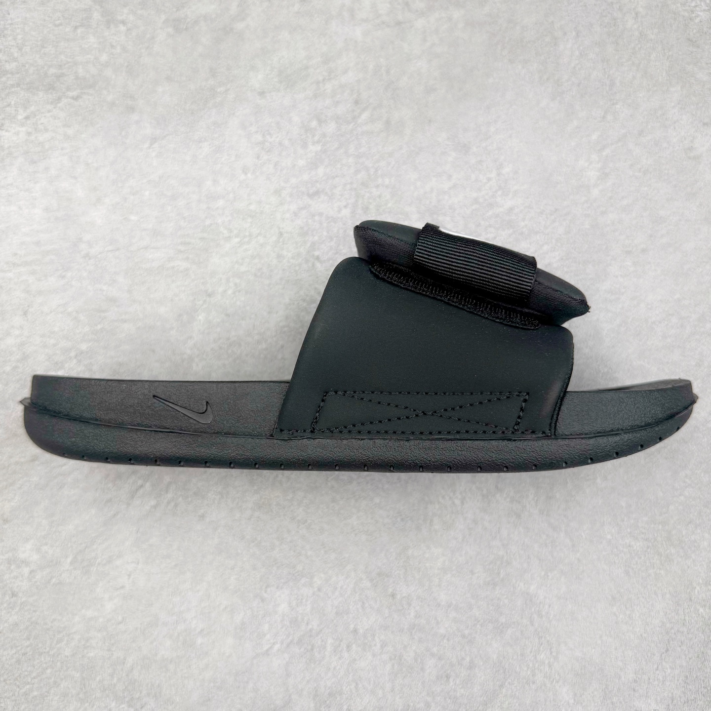 图片[9]-NK Offcourt Adiust Slide 运动拖鞋 男女同款 微翘式鞋头设计 响应灵活 保护脚趾 采用经典鞋型 融入全新细节点缀 整体简约且富有质感 鞋底耐磨材质搭配丰富的防滑底纹设计 可平稳抓地 不易打滑 尺码：36 36.5 37.5 38 38.5 39 40 40.5 41 42 42.5 43 44 44.5 45-选品中心