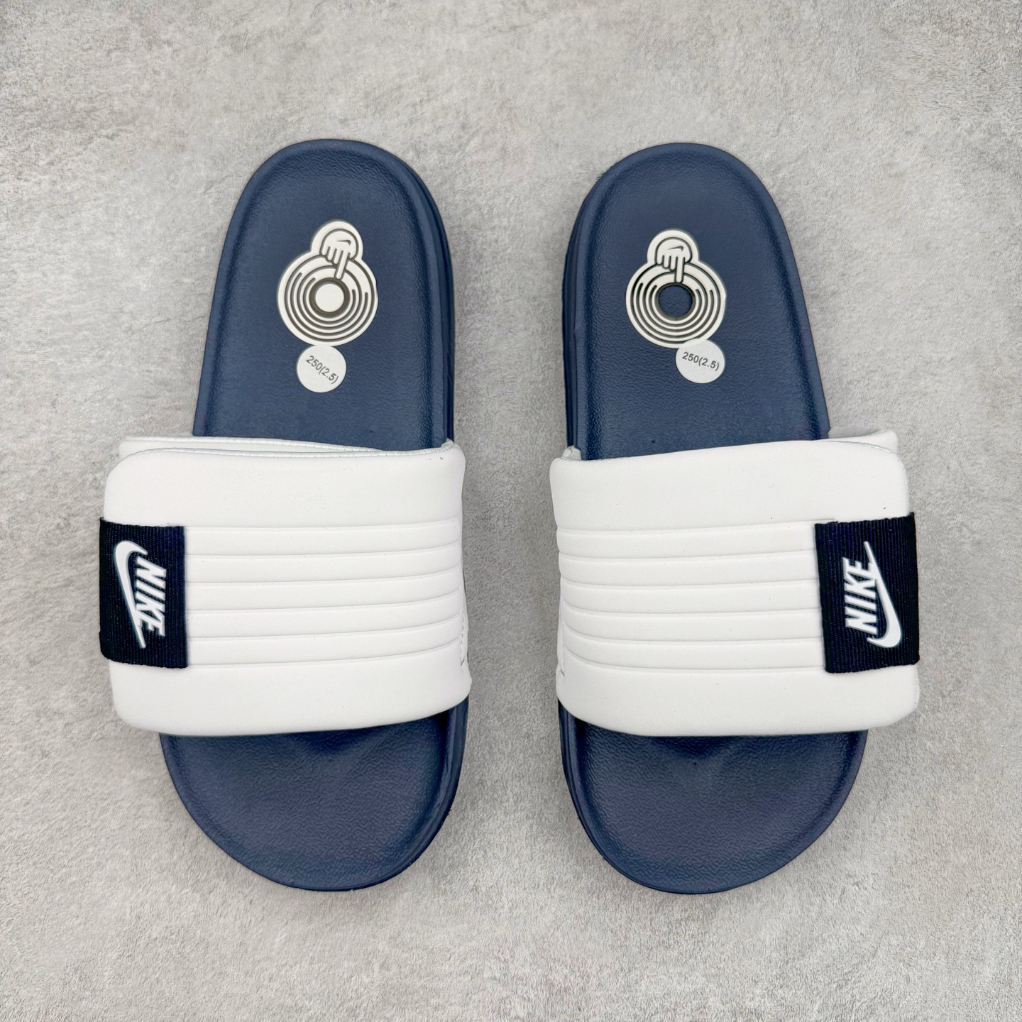 图片[12]-NK Offcourt Adiust Slide 运动拖鞋 男女同款 微翘式鞋头设计 响应灵活 保护脚趾 采用经典鞋型 融入全新细节点缀 整体简约且富有质感 鞋底耐磨材质搭配丰富的防滑底纹设计 可平稳抓地 不易打滑 尺码：36 36.5 37.5 38 38.5 39 40 40.5 41 42 42.5 43 44 44.5 45-选品中心