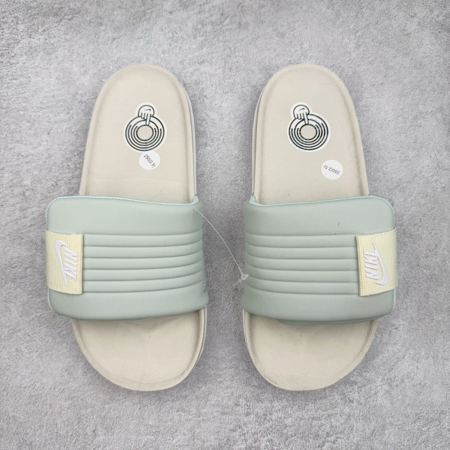 图片[4]-NK Offcourt Adiust Slide 运动拖鞋 男女同款 微翘式鞋头设计 响应灵活 保护脚趾 采用经典鞋型 融入全新细节点缀 整体简约且富有质感 鞋底耐磨材质搭配丰富的防滑底纹设计 可平稳抓地 不易打滑 尺码：36 36.5 37.5 38 38.5 39 40 40.5 41 42 42.5 43 44 44.5 45-选品中心