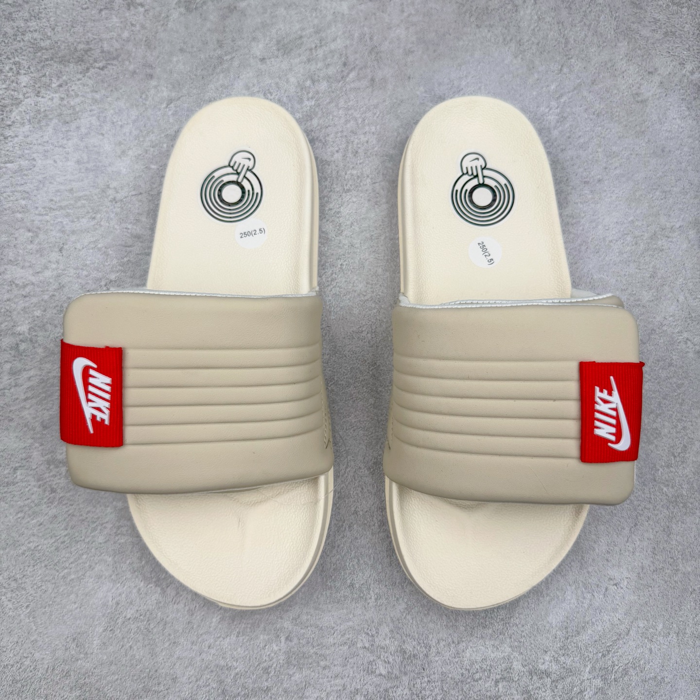 图片[13]-NK Offcourt Adiust Slide 运动拖鞋 男女同款 微翘式鞋头设计 响应灵活 保护脚趾 采用经典鞋型 融入全新细节点缀 整体简约且富有质感 鞋底耐磨材质搭配丰富的防滑底纹设计 可平稳抓地 不易打滑 尺码：36 36.5 37.5 38 38.5 39 40 40.5 41 42 42.5 43 44 44.5 45-选品中心