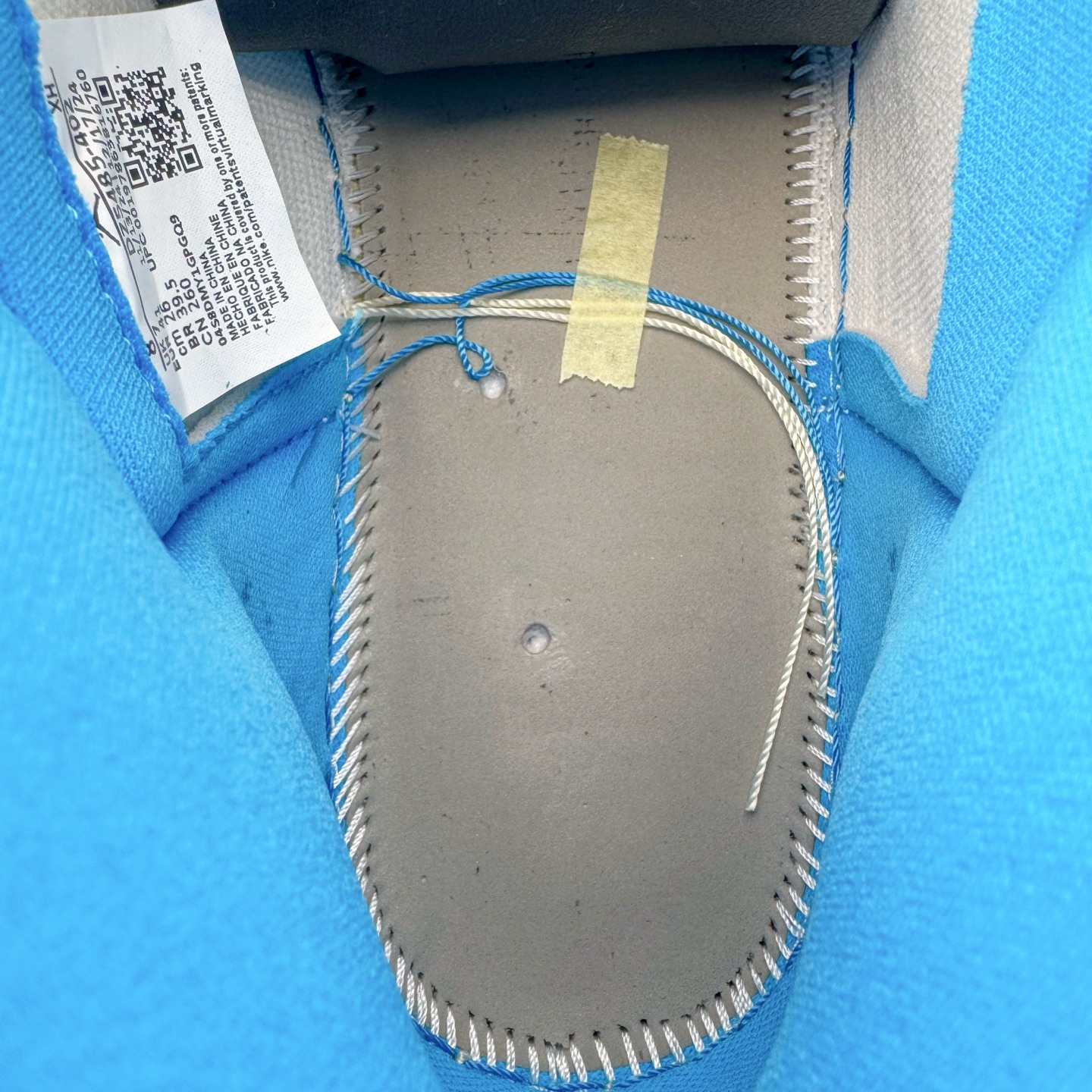 图片[10]-＃Ljr特供 Air Jordan AJ1 Retro High 氧化北卡蓝 DZ5485-402 全新改良批次 圈内最强倒钩系列 恪守真诚 承诺混一赔十 高端零售裸鞋圈特供批次 SZ原厂全套原楦原纸板冲刀磨具开发 原厂皮料加持 原厂港宝加持定型后跟R度完美 同源原厂电绣 飞翼针数密度立体效果一致 百分百一致原鞋 原厂拉帮工艺 针距密度一致 后跟弧度收口自然不对折 极致一眼正品既视感 进口玻璃冲刀皮料裁剪零毛边 全鞋电脑针车工艺 品控清洁度最高QC检验标准 免检产品 原厂订购鞋盒、鞋标、防尘纸、鞋撑、鞋带 追求极致的原厂味道 尺码：40.5 41 42 42.5 43 44 44.5 45 46 47.5 48.5-选品中心