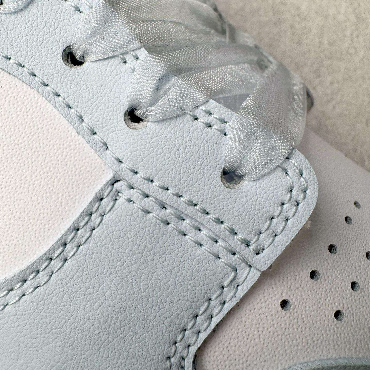 图片[20]-＃YC纯原 NK Dunk Low 冰川蓝 IB7311-100 实力大厂出品 新配色陆续开发 利润个位数只为口碑 全套原纸板楦头开发 确保原汁原味 完美呈现DUNK版型 一比一鞋头弧度高度鞋身弧度 此版本只针对中端市场 皮料材质有所更替 其他数据细节工艺流程均保持一致 绝不口嗨 细节品控鞋型随意对比 独家私模官方第六代原厂航空铝磨具打磨大底 鞋头坡度极致还原 无解鞋型 原盒原配 圈内天花板工艺 原厂玻璃冲刀 超高清洁度 全鞋零毛边皮料切割 原厂中底布点胶 中底布拉帮走线遵循公司 尺码：36 36.5 37.5 38 38.5 39 40 40.5 41 42 42.5 43 44 44.5 45 46-选品中心