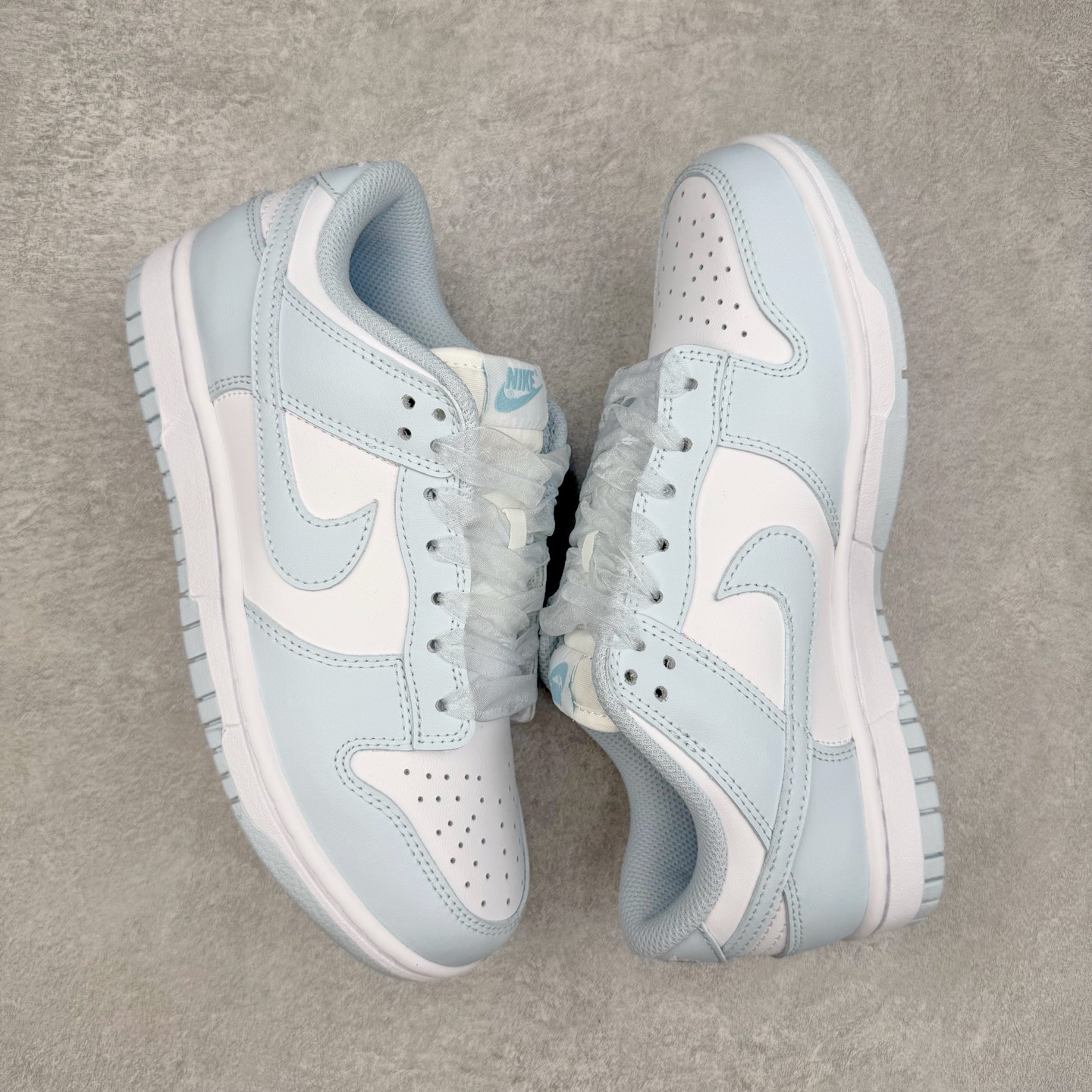 图片[3]-＃YC纯原 NK Dunk Low 冰川蓝 IB7311-100 实力大厂出品 新配色陆续开发 利润个位数只为口碑 全套原纸板楦头开发 确保原汁原味 完美呈现DUNK版型 一比一鞋头弧度高度鞋身弧度 此版本只针对中端市场 皮料材质有所更替 其他数据细节工艺流程均保持一致 绝不口嗨 细节品控鞋型随意对比 独家私模官方第六代原厂航空铝磨具打磨大底 鞋头坡度极致还原 无解鞋型 原盒原配 圈内天花板工艺 原厂玻璃冲刀 超高清洁度 全鞋零毛边皮料切割 原厂中底布点胶 中底布拉帮走线遵循公司 尺码：36 36.5 37.5 38 38.5 39 40 40.5 41 42 42.5 43 44 44.5 45 46-选品中心