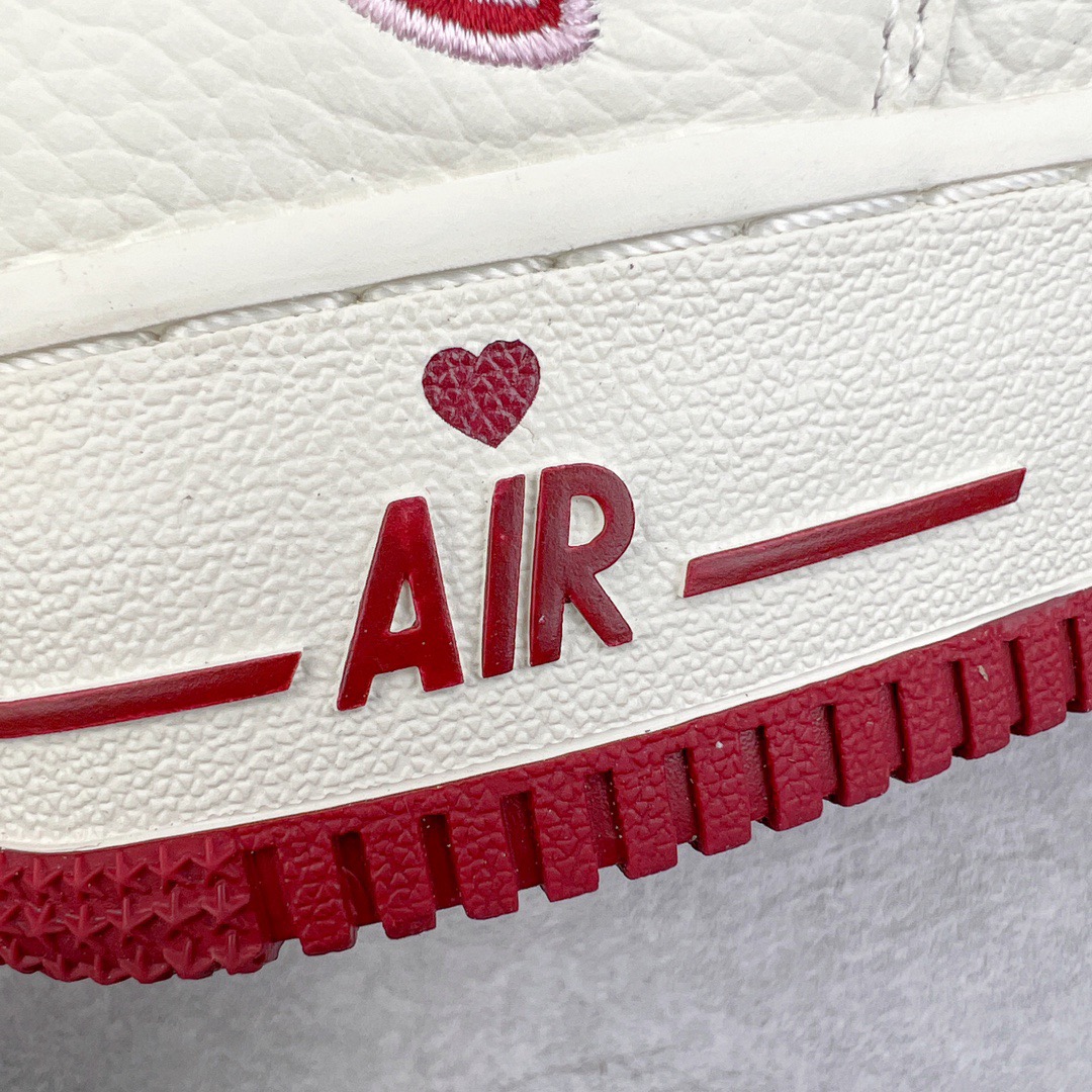 图片[13]-＃LJ渠道版福利 NK Wmns Air Force 1\’07 Low \\\”Valentine’s Day\\\” 空军一号低帮经典百搭休闲运动板鞋“米白粉酒红樱桃情人节”FD4616-161 贝利原厂特供头层皮料 全鞋电脑针车 工整有序 原厂港宝加持完美还原灵魂版型 原盒原配从里到外百分百还原 原厂全头层原厂皮料 原标原盒 内置Sole气垫 中底白色背胶 中底划线 已经无限的接近公司 原厂楦头 原厂刺绣 后跟弧度修正 正确中底四线防伪 尺码对应库存明细‼️-选品中心