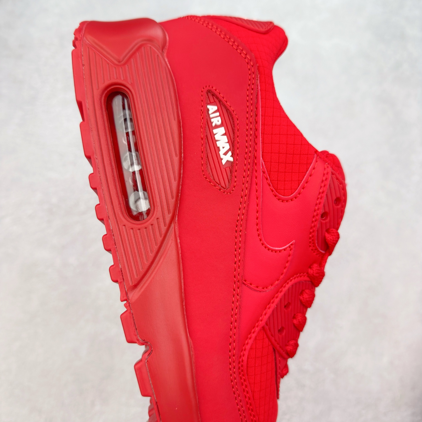 图片[6]-＃MX版 NK Air MAX 90 气垫复古减震跑步鞋 AJ1285-602 经典重温 独家陆续补货 外单专供大厂出品 品质稳定 一百余色 终端操作 Air Max 90于1990年推出 来自Air Max系列 在Air Max 1的基础上改进而得 增加了气垫面积 外型上也更为流线 最特別的就是加入了菱纹塑胶嵌板 为Air Max 90增添了许多潮流气息 皮革鞋面 造就出色耐穿性和支撑力 Max Air缓震配置搭配泡棉中底 令Air Max 90轻盈而舒适 华夫格橡胶外底 铸就Air Max 90非凡的抓地力 而Air Max 90不仅是一双跑鞋 它成功跨越了时间的演进 成为了球鞋文化与潮流圈中最熟为人知的鞋款之一 尺码：36 36.5 37.5 38 38.5 39 40 40.5 41 42 42.5 43 44 44.5 45-选品中心