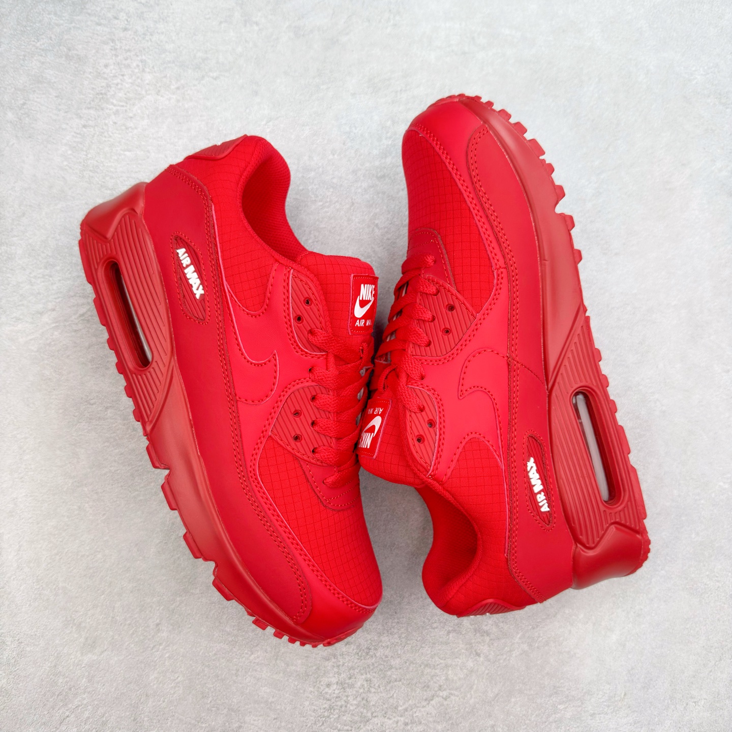 图片[3]-＃MX版 NK Air MAX 90 气垫复古减震跑步鞋 AJ1285-602 经典重温 独家陆续补货 外单专供大厂出品 品质稳定 一百余色 终端操作 Air Max 90于1990年推出 来自Air Max系列 在Air Max 1的基础上改进而得 增加了气垫面积 外型上也更为流线 最特別的就是加入了菱纹塑胶嵌板 为Air Max 90增添了许多潮流气息 皮革鞋面 造就出色耐穿性和支撑力 Max Air缓震配置搭配泡棉中底 令Air Max 90轻盈而舒适 华夫格橡胶外底 铸就Air Max 90非凡的抓地力 而Air Max 90不仅是一双跑鞋 它成功跨越了时间的演进 成为了球鞋文化与潮流圈中最熟为人知的鞋款之一 尺码：36 36.5 37.5 38 38.5 39 40 40.5 41 42 42.5 43 44 44.5 45-选品中心