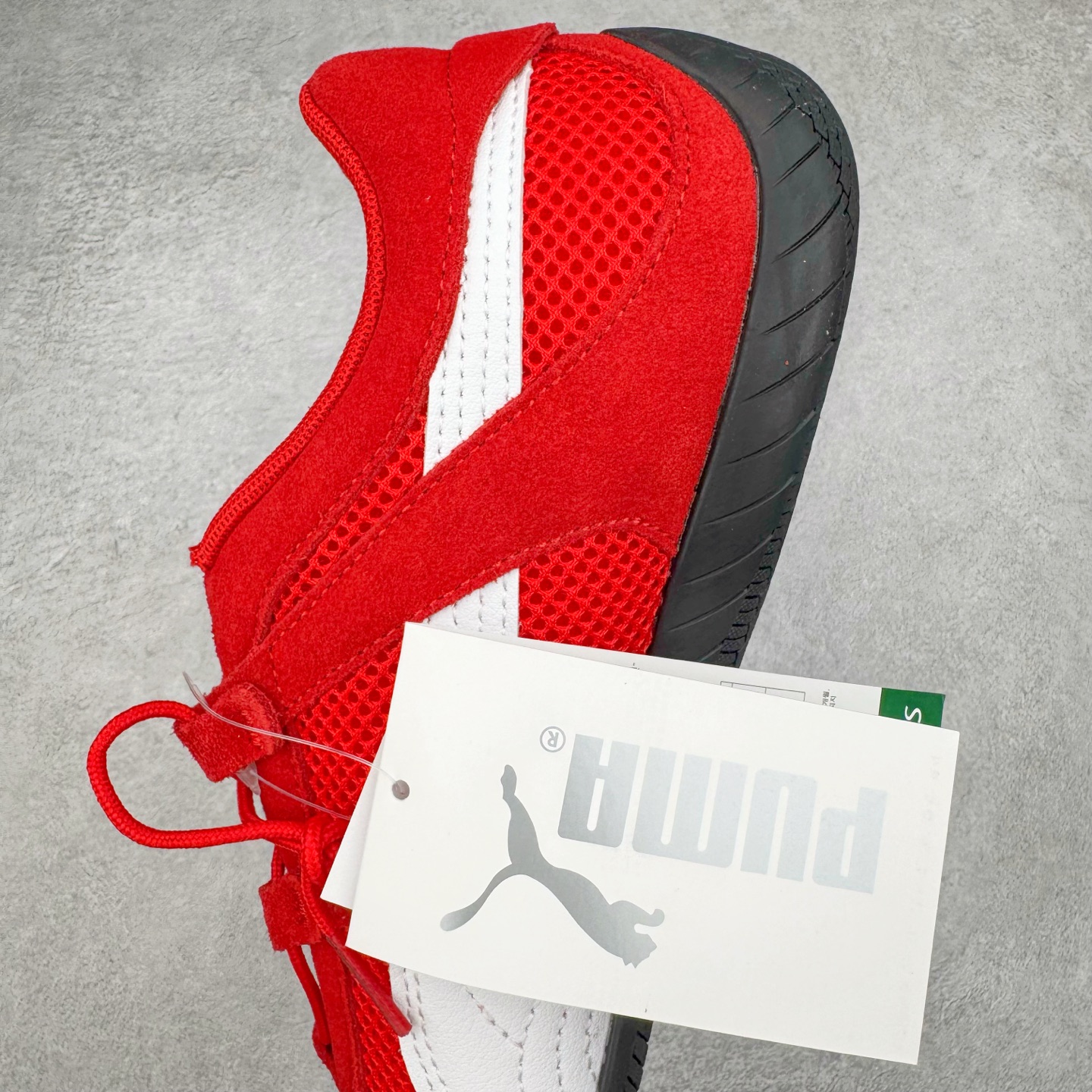 图片[7]-＃DT PUMA Speedcat Ballerina 彪马柔软舒适防滑耐磨低帮生活休闲鞋芭蕾舞鞋单鞋玛丽珍鞋 这次，PUMA决定再对Speedcat来一次创新，以芭蕾舞鞋为灵感，将芭蕾舞鞋的灵动与轻盈感与赛车鞋融为一体，带来极具个性的全新鞋款Speedcat Ballerina。Speedcat Ballerina由Speedcat去除鞋舌、鞋带以及部分鞋侧位打造而成，鞋带部分被改为如同芭蕾鞋般的交叉弹性带，PUMA的标志依旧设计于鞋侧旁，整个鞋款外观变得更加优雅。Speedcat Ballerina 还汲取了赛车鞋的抓地设计，配备经典橡胶大底。尺码：36 37 37.5 38 38.5 39 40 40.5 41-选品中心