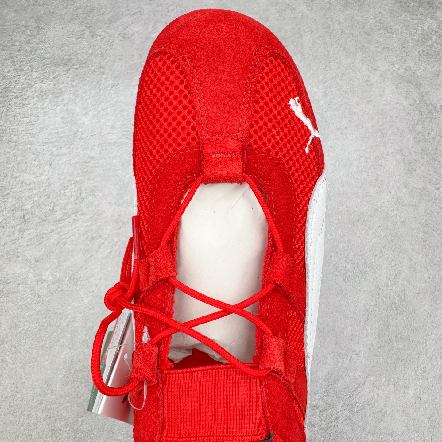 图片[4]-＃DT PUMA Speedcat Ballerina 彪马柔软舒适防滑耐磨低帮生活休闲鞋芭蕾舞鞋单鞋玛丽珍鞋 这次，PUMA决定再对Speedcat来一次创新，以芭蕾舞鞋为灵感，将芭蕾舞鞋的灵动与轻盈感与赛车鞋融为一体，带来极具个性的全新鞋款Speedcat Ballerina。Speedcat Ballerina由Speedcat去除鞋舌、鞋带以及部分鞋侧位打造而成，鞋带部分被改为如同芭蕾鞋般的交叉弹性带，PUMA的标志依旧设计于鞋侧旁，整个鞋款外观变得更加优雅。Speedcat Ballerina 还汲取了赛车鞋的抓地设计，配备经典橡胶大底。尺码：36 37 37.5 38 38.5 39 40 40.5 41-选品中心