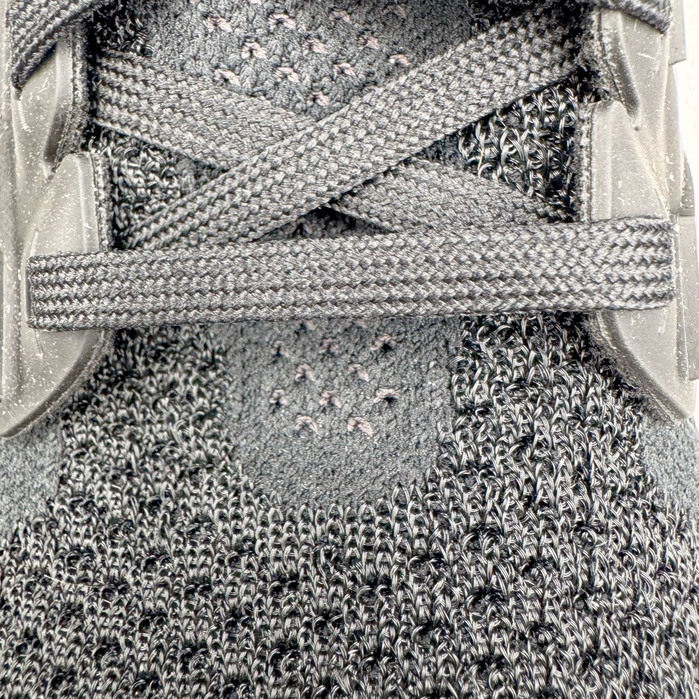 图片[15]-＃YG纯原 Y3 x AD Ultra Boost 5X 2025高性能版5X系列UB低帮袜套式针织透气缓震休闲运动慢跑鞋 联名配色 JP7438 全新Ultraboost 5X官宣，颠覆以往，迎来该系列自2015年首次亮相最大一次革新！从鞋面到中底配置都有新的突破，跟着小编一同探究“阿迪UB有史以来最大升级”！Ultraboost 5X革新中底配置，采用LightBoost V2泡沫，与Ultraboost Light相比，前掌能量反馈增加2%。与此同时“加厚不增重”，中底相较于上一代更轻，让跑者每一次迈步都能得到更柔软、更澎湃的能量反馈。搭配X形“Torsion System”扭转系统，助力跑者从落地到脚趾离地过程的平稳过渡。Ultraboost 5X升级中足锁定性能，革新Mono Primeknit自适应鞋面配置，搭配轻质无笼鞋面结构，更加贴合跑者脚部。大底由Continental™橡胶制成，更耐磨，抓地力更出色。Adidas全新推出ULTRABOOST 5X，专注日常跑步，适用于任何级别的跑者，无距离门槛限制。兼具有氧跑、中短距离慢跑、节奏跑、间歇跑、日常通勤等各种场景，ULTRABOOST 5X都能给你带来优质的跑步体验。尺码：39⅓ 40 40⅔ 41⅓ 42 42⅔ 43⅓ 44 44⅔ 45 46 47⅔ 48-选品中心