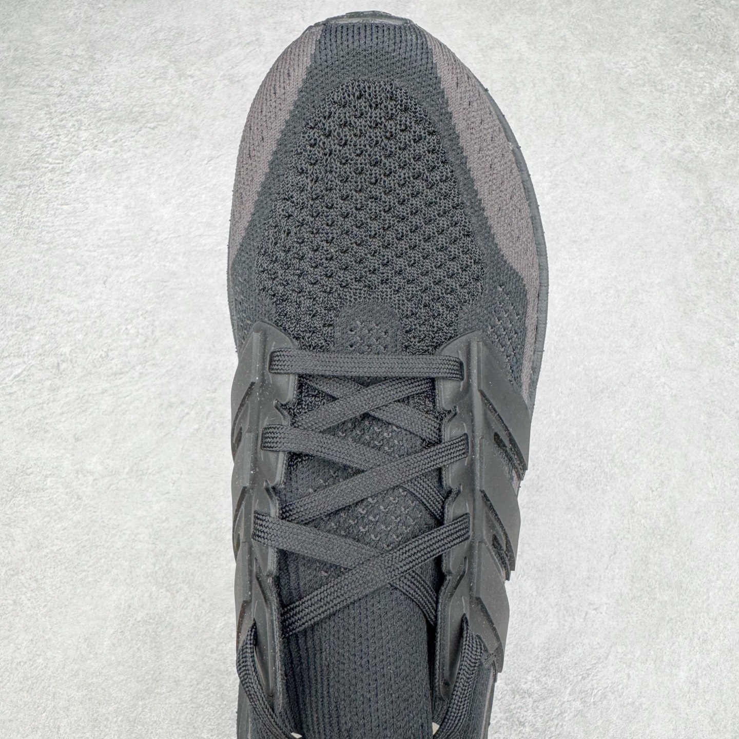 图片[4]-＃YG纯原 Y3 x AD Ultra Boost 5X 2025高性能版5X系列UB低帮袜套式针织透气缓震休闲运动慢跑鞋 联名配色 JP7438 全新Ultraboost 5X官宣，颠覆以往，迎来该系列自2015年首次亮相最大一次革新！从鞋面到中底配置都有新的突破，跟着小编一同探究“阿迪UB有史以来最大升级”！Ultraboost 5X革新中底配置，采用LightBoost V2泡沫，与Ultraboost Light相比，前掌能量反馈增加2%。与此同时“加厚不增重”，中底相较于上一代更轻，让跑者每一次迈步都能得到更柔软、更澎湃的能量反馈。搭配X形“Torsion System”扭转系统，助力跑者从落地到脚趾离地过程的平稳过渡。Ultraboost 5X升级中足锁定性能，革新Mono Primeknit自适应鞋面配置，搭配轻质无笼鞋面结构，更加贴合跑者脚部。大底由Continental™橡胶制成，更耐磨，抓地力更出色。Adidas全新推出ULTRABOOST 5X，专注日常跑步，适用于任何级别的跑者，无距离门槛限制。兼具有氧跑、中短距离慢跑、节奏跑、间歇跑、日常通勤等各种场景，ULTRABOOST 5X都能给你带来优质的跑步体验。尺码：39⅓ 40 40⅔ 41⅓ 42 42⅔ 43⅓ 44 44⅔ 45 46 47⅔ 48-选品中心