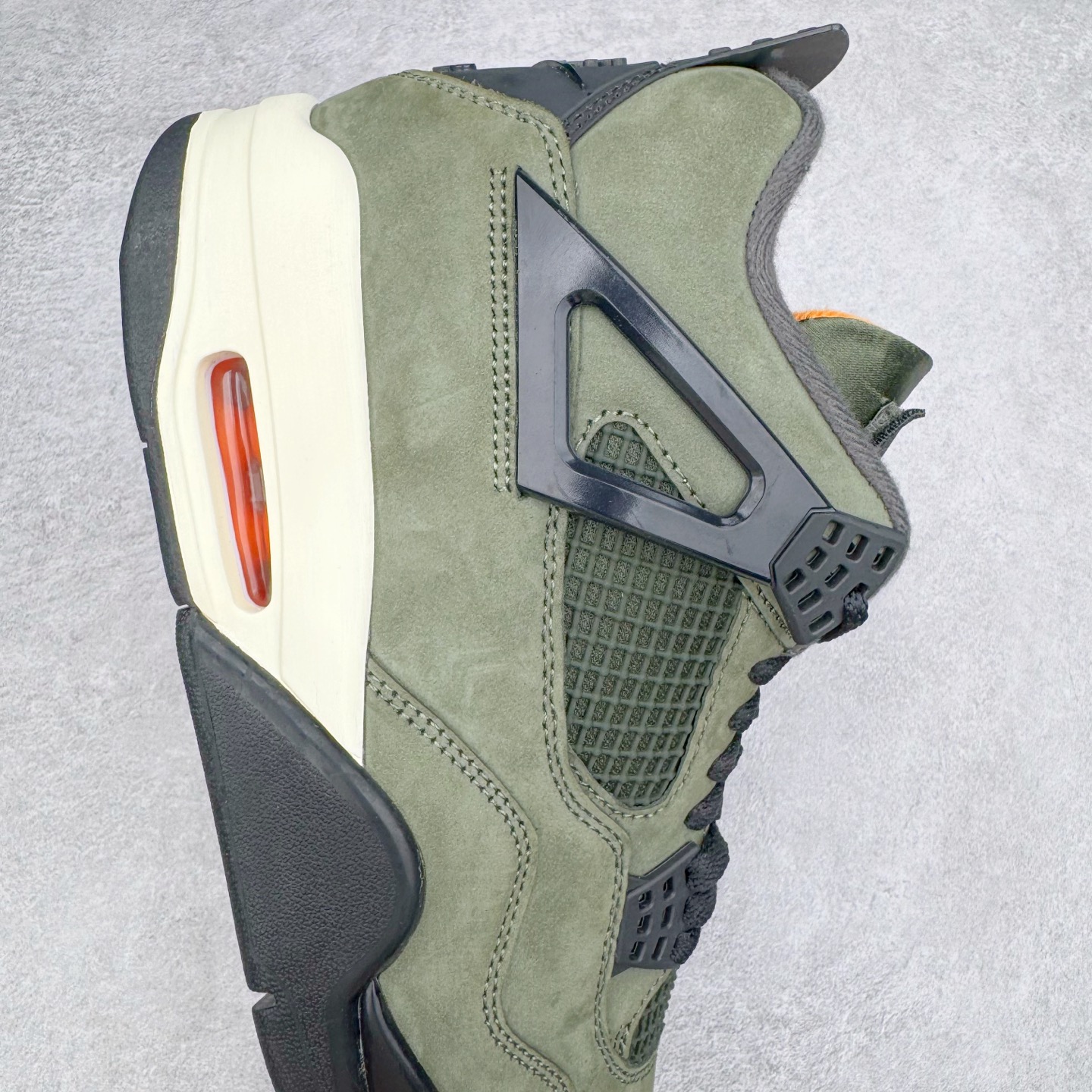 图片[6]-＃K版纯原 UNDEFEATED x Air Jordan AJ4 联名军绿黑 IB1519-200 全新升级改良 原鞋原楦原纸板同源开发 完美呈现乔4的版型 内侧正确双色网格 还原细节 原厂皮料 正确气垫颜色 正确网格工艺 正确拉帮工艺 全鞋原装材料制作 原档案原模具打造 支持全方位与正品对比 尺码：40 40.5 41 42 42.5 43 44 44.5 45 46 47.5-选品中心