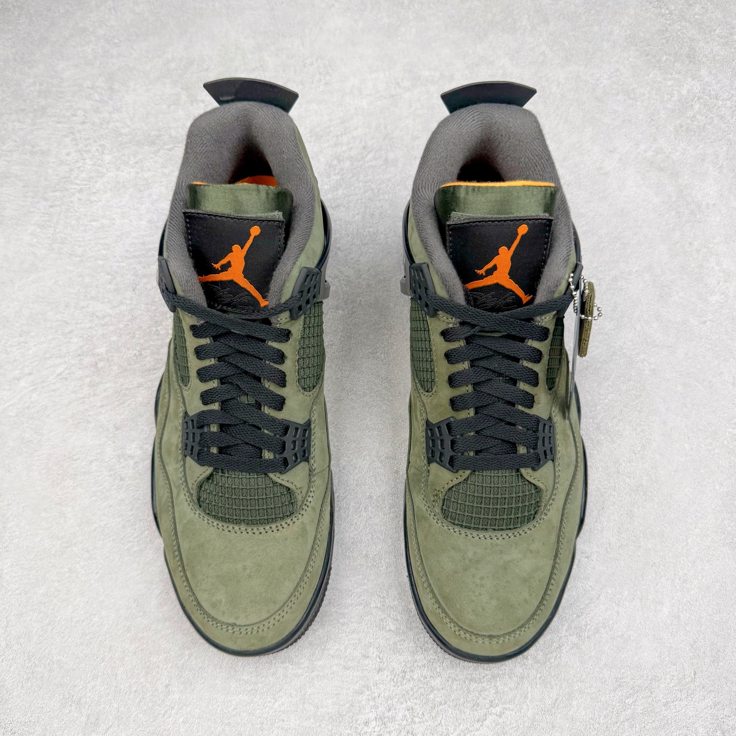 图片[2]-＃K版纯原 UNDEFEATED x Air Jordan AJ4 联名军绿黑 IB1519-200 全新升级改良 原鞋原楦原纸板同源开发 完美呈现乔4的版型 内侧正确双色网格 还原细节 原厂皮料 正确气垫颜色 正确网格工艺 正确拉帮工艺 全鞋原装材料制作 原档案原模具打造 支持全方位与正品对比 尺码：40 40.5 41 42 42.5 43 44 44.5 45 46 47.5-选品中心